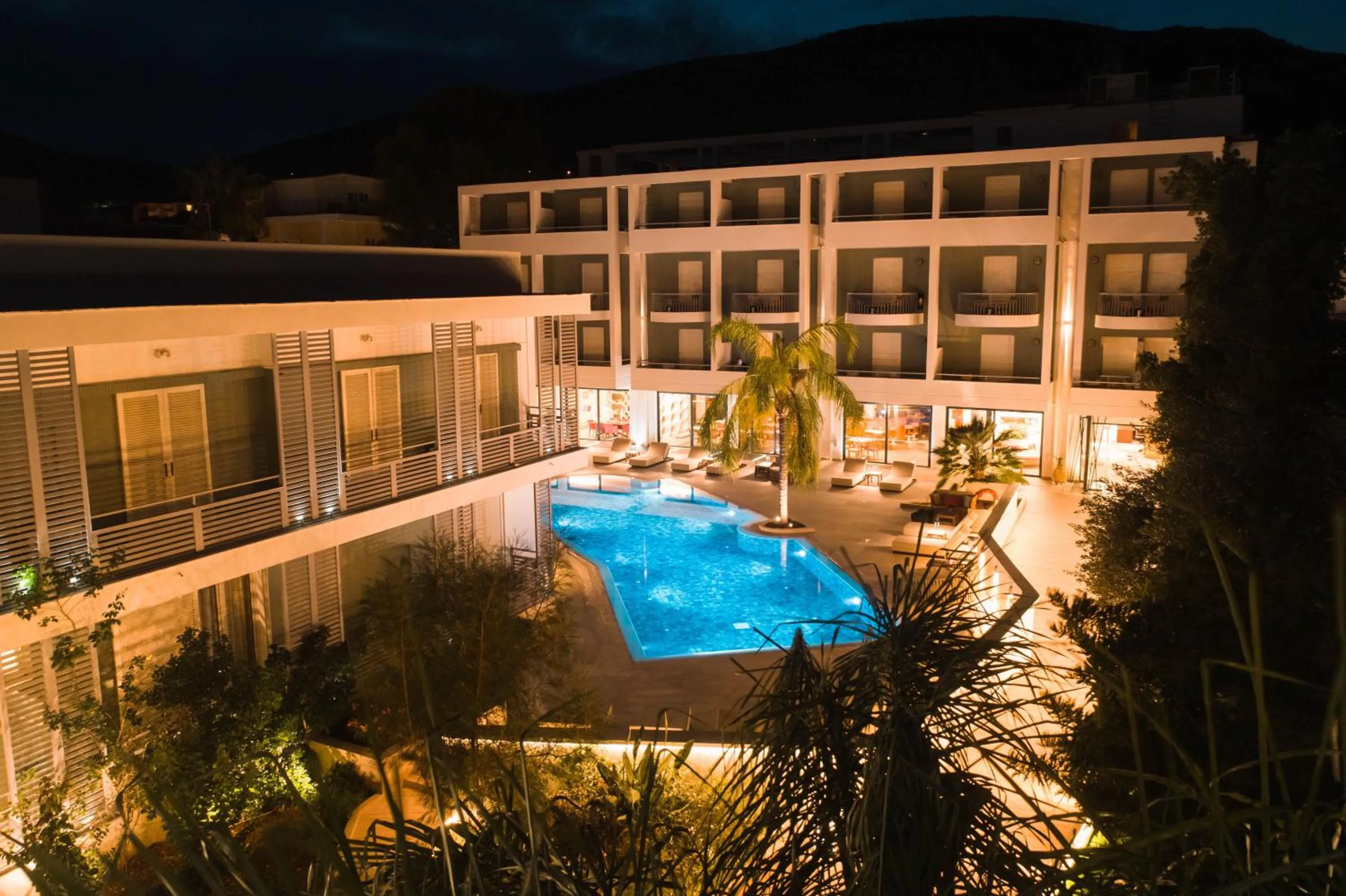 Property building in Flisvos Royal Hotel & Suites