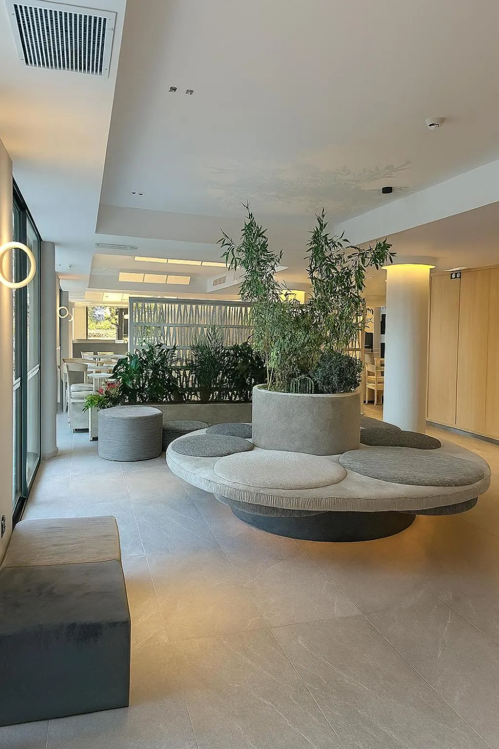 Lobby or reception in Flisvos Royal Hotel & Suites