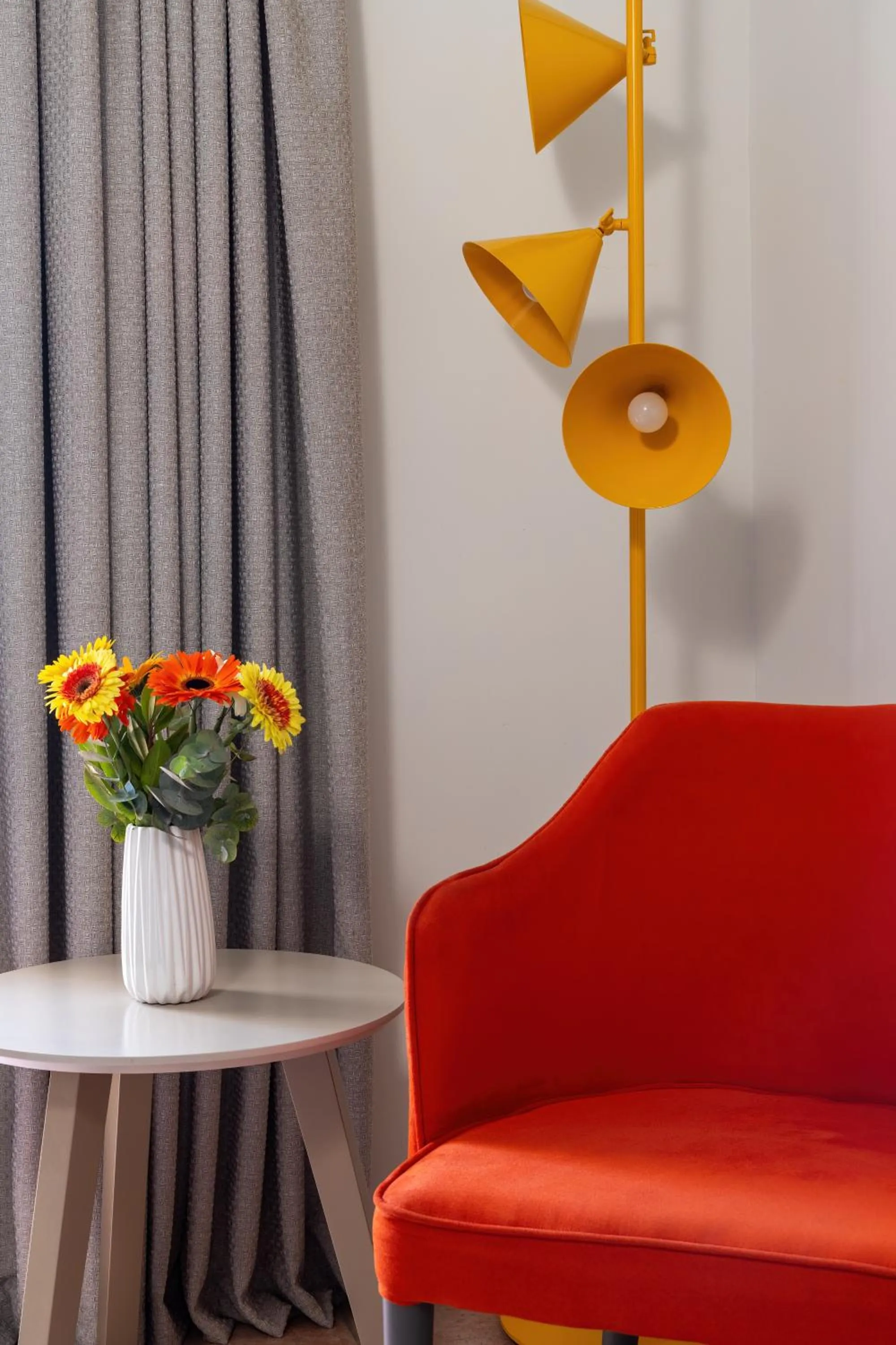 Bed in Flisvos Royal Hotel & Suites