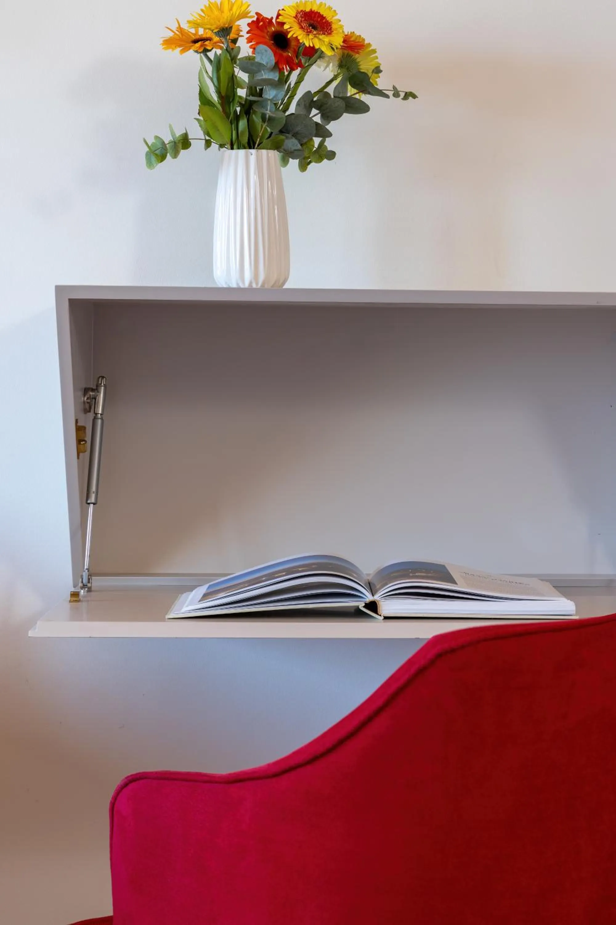 Decorative detail in Flisvos Royal Hotel & Suites