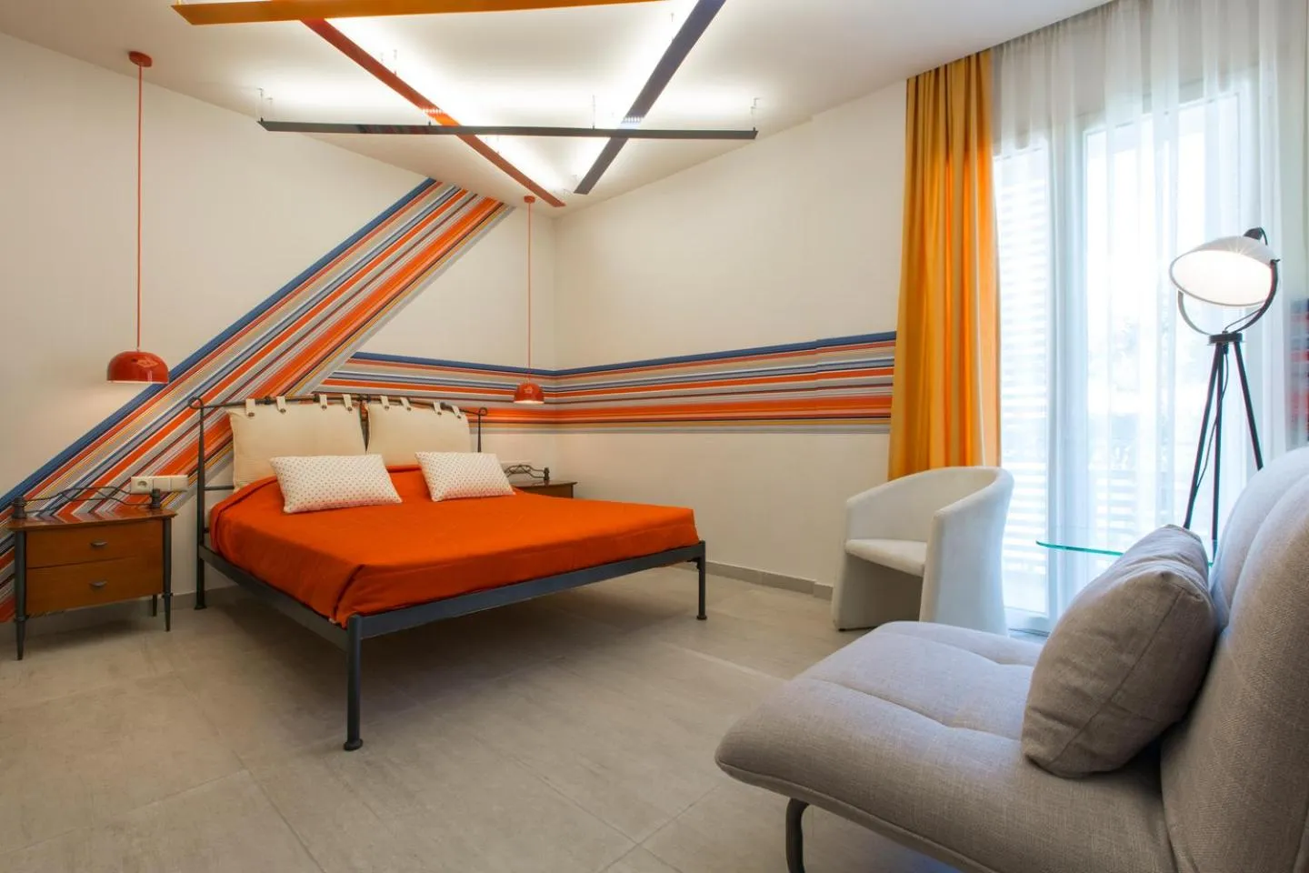 Decorative detail, Bed in Flisvos Royal Hotel & Suites