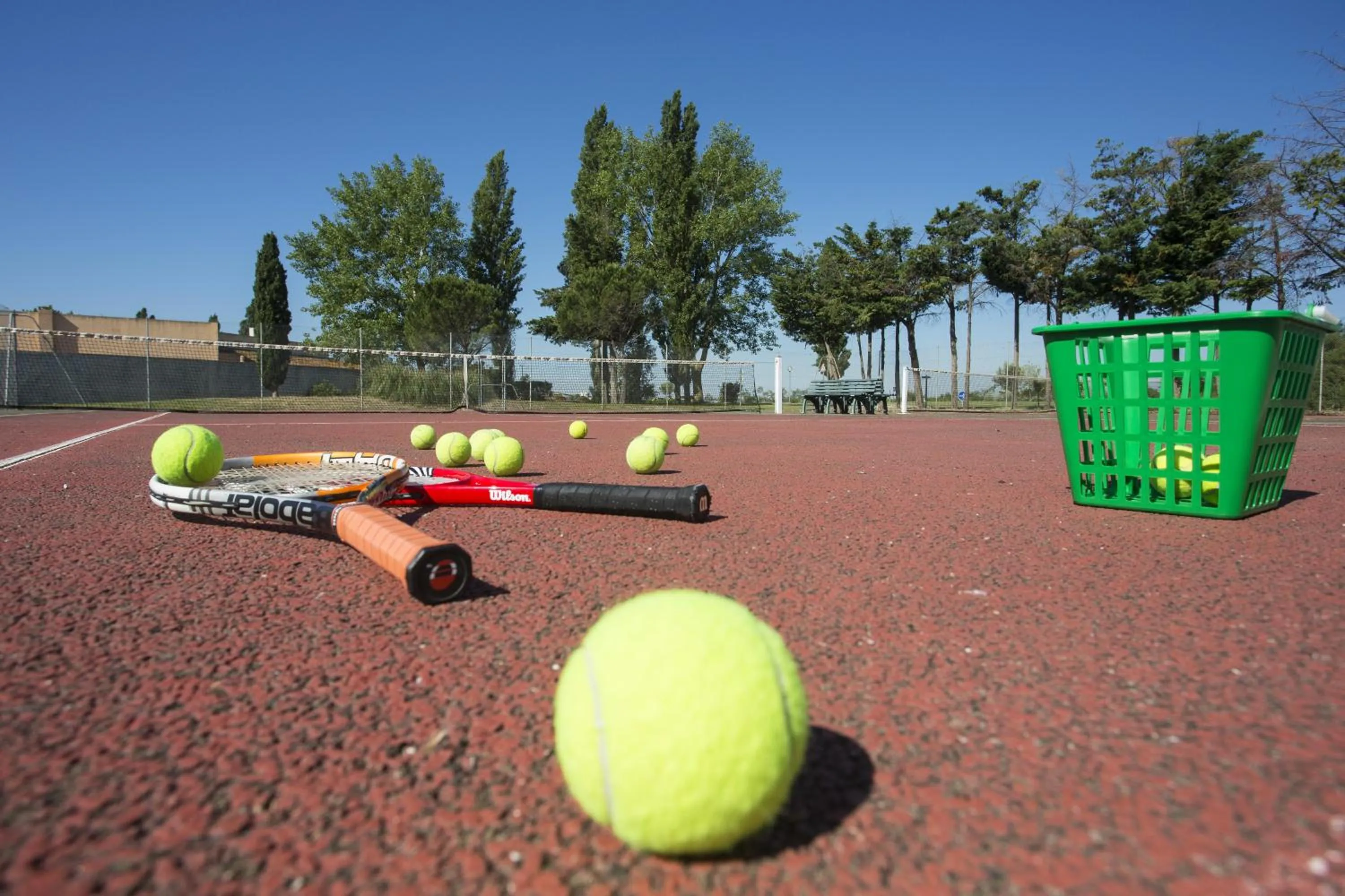 Tennis court in SOWELL HOTELS L'Olivier