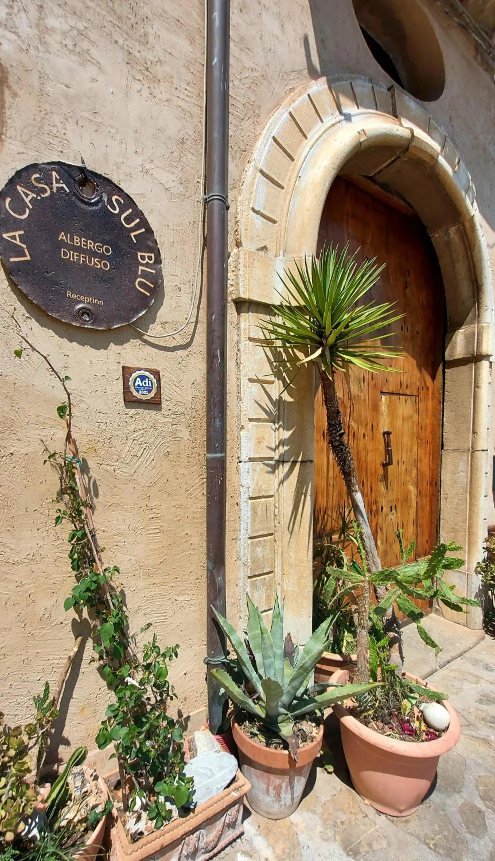 Facade/entrance in La Casa sul Blu Albergo Diffuso
