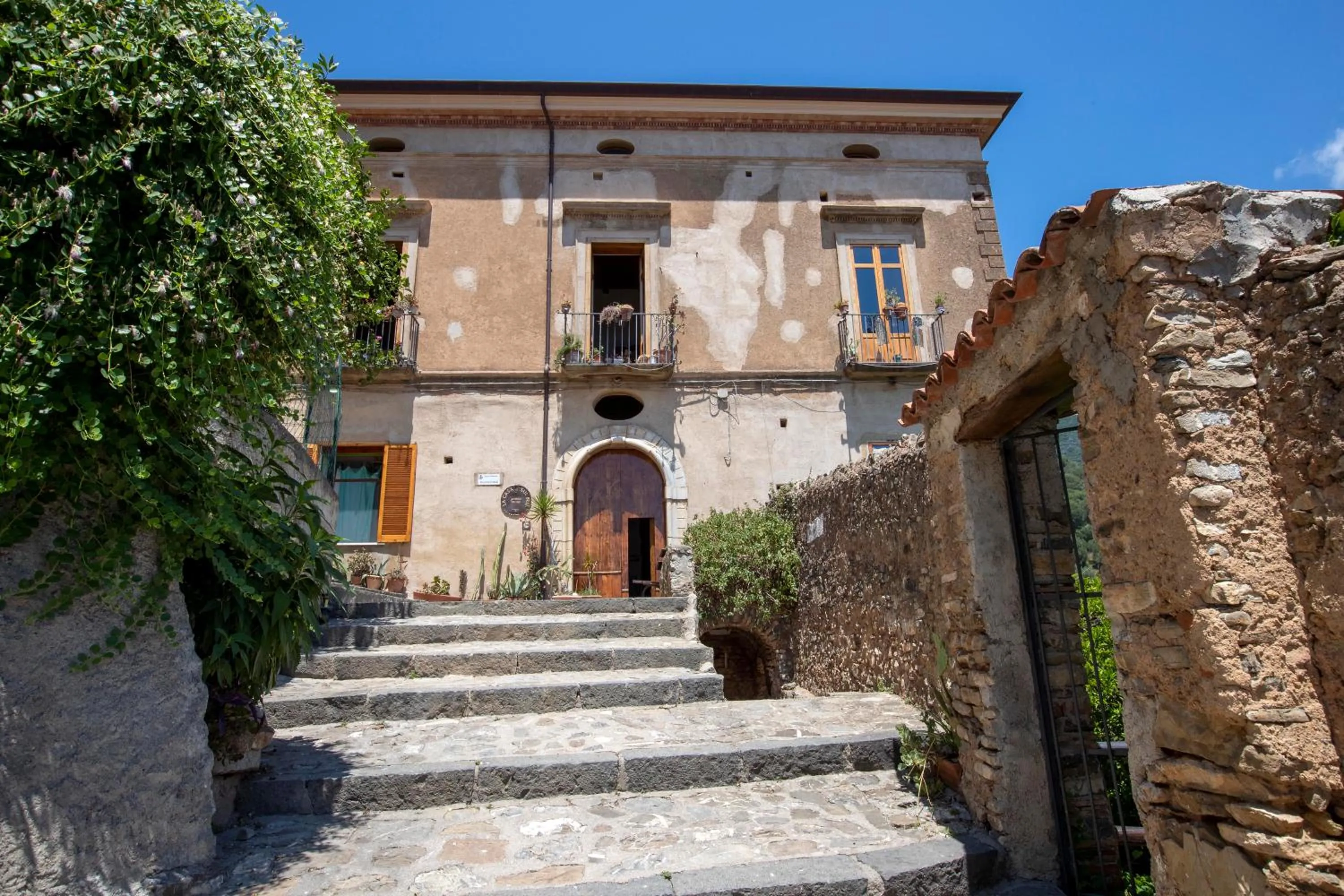 Facade/entrance in La Casa sul Blu Albergo Diffuso
