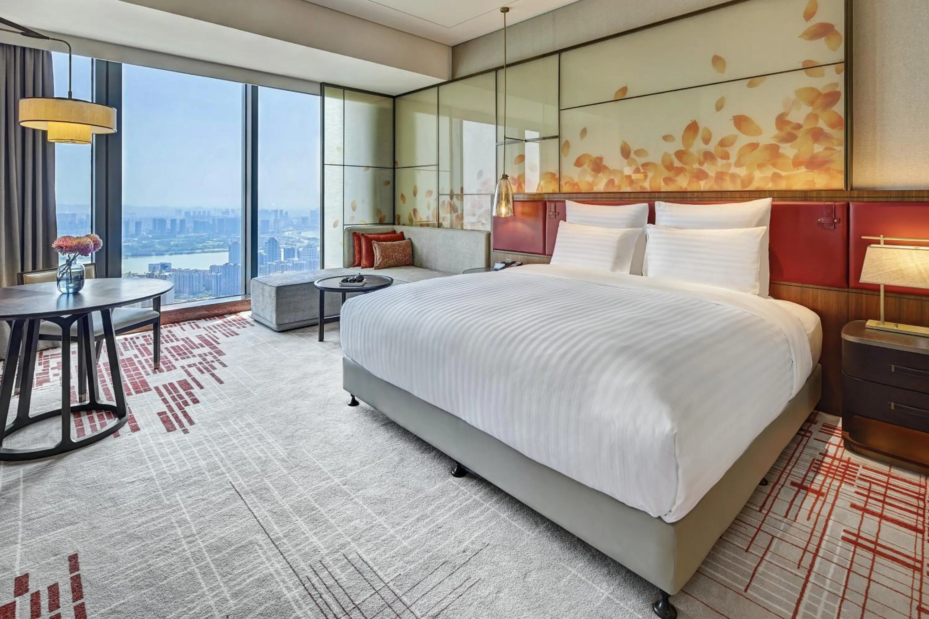Photo of the whole room, Bed in Pullman Huizhou Kaisa