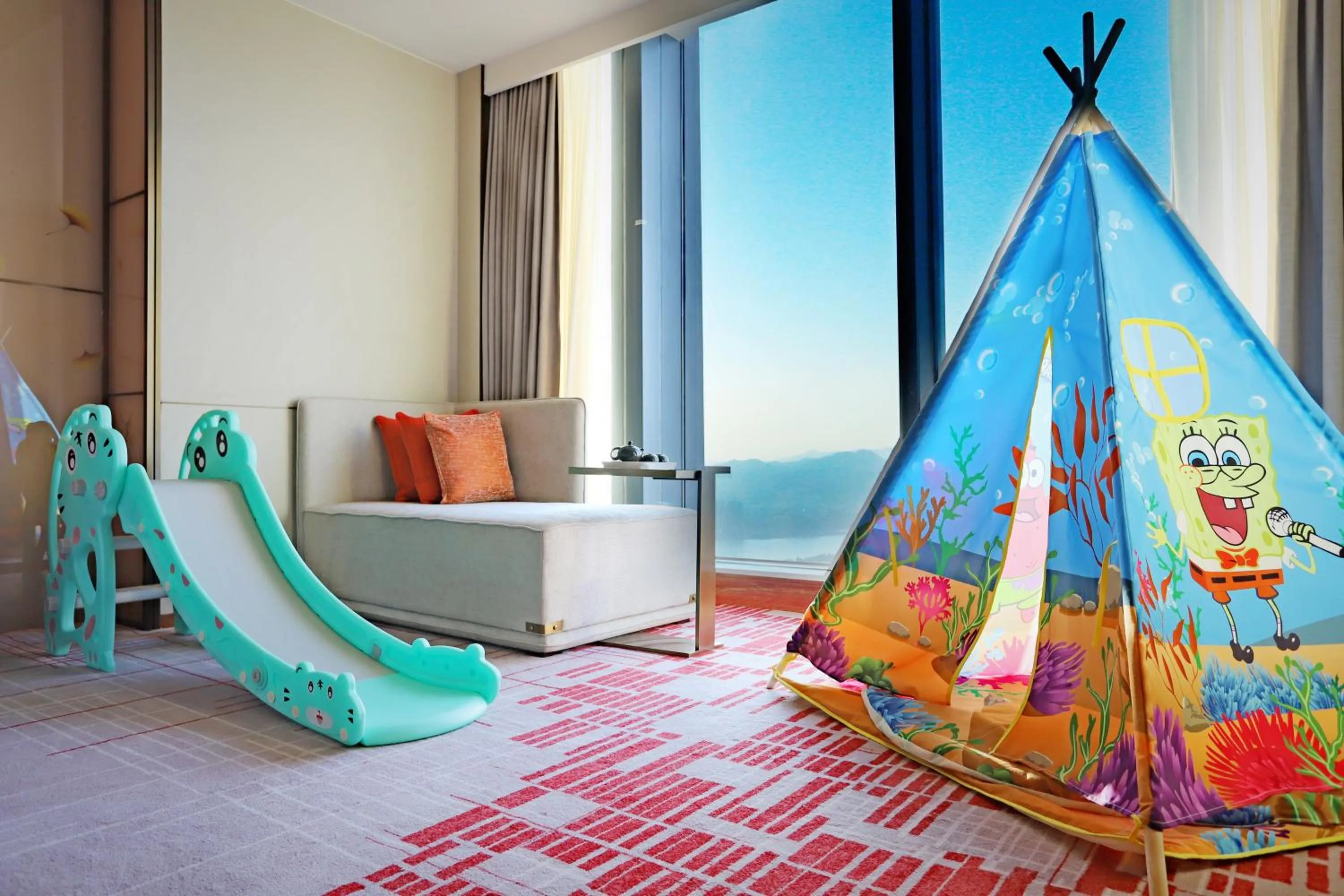 children in Pullman Huizhou Kaisa