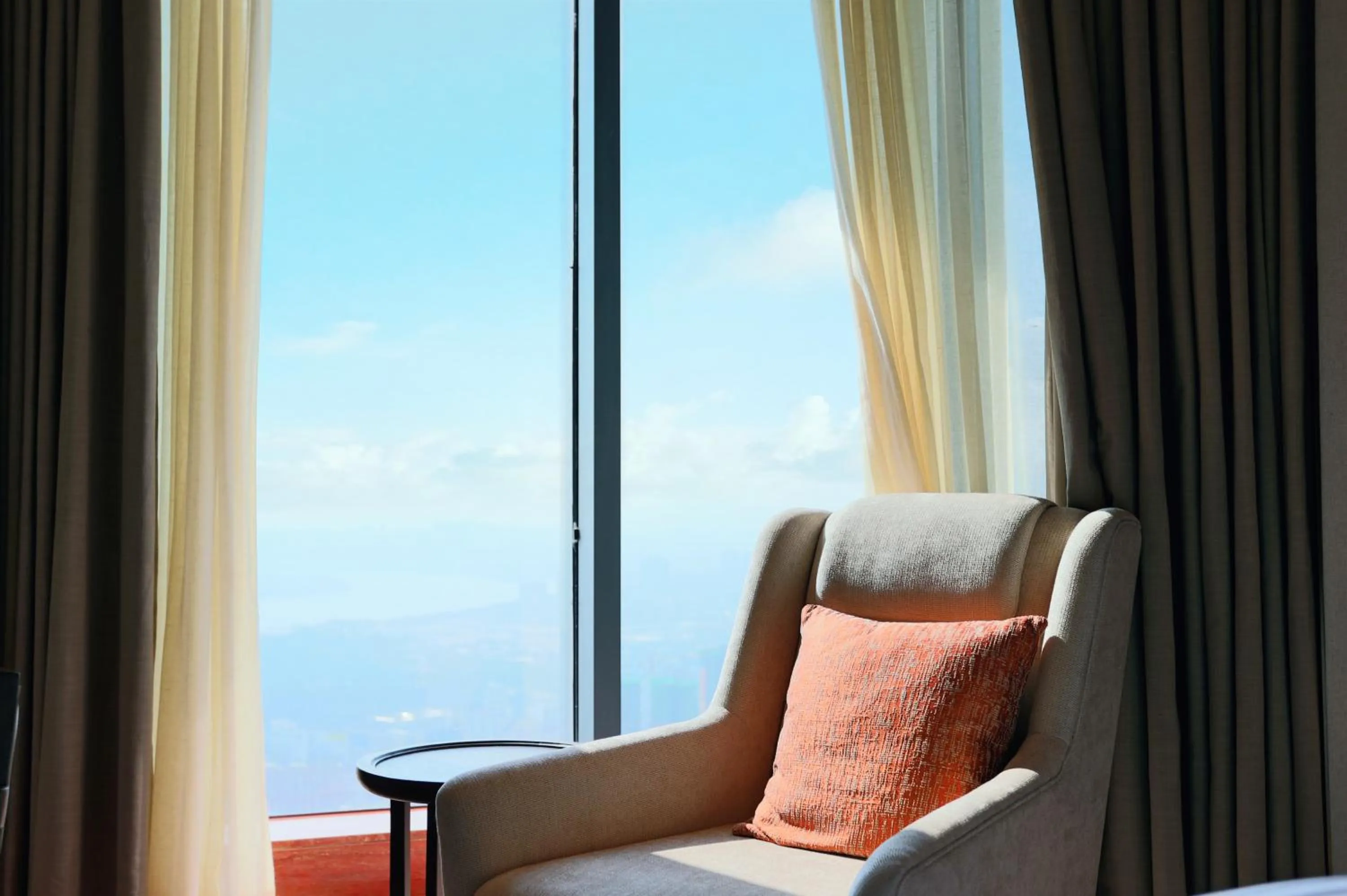 Living room in Pullman Huizhou Kaisa