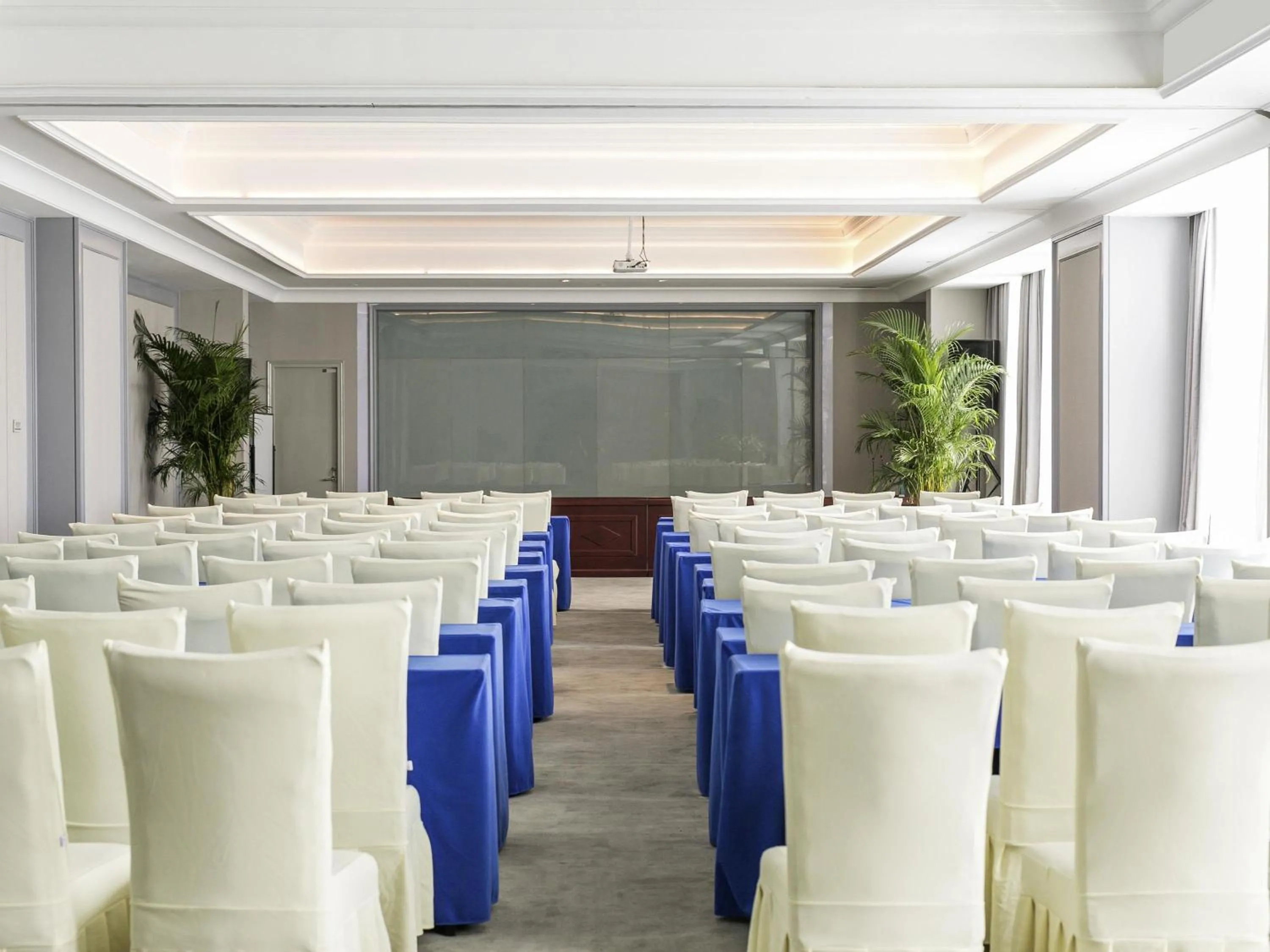 Meeting/conference room in Mercure Ordos Downtown