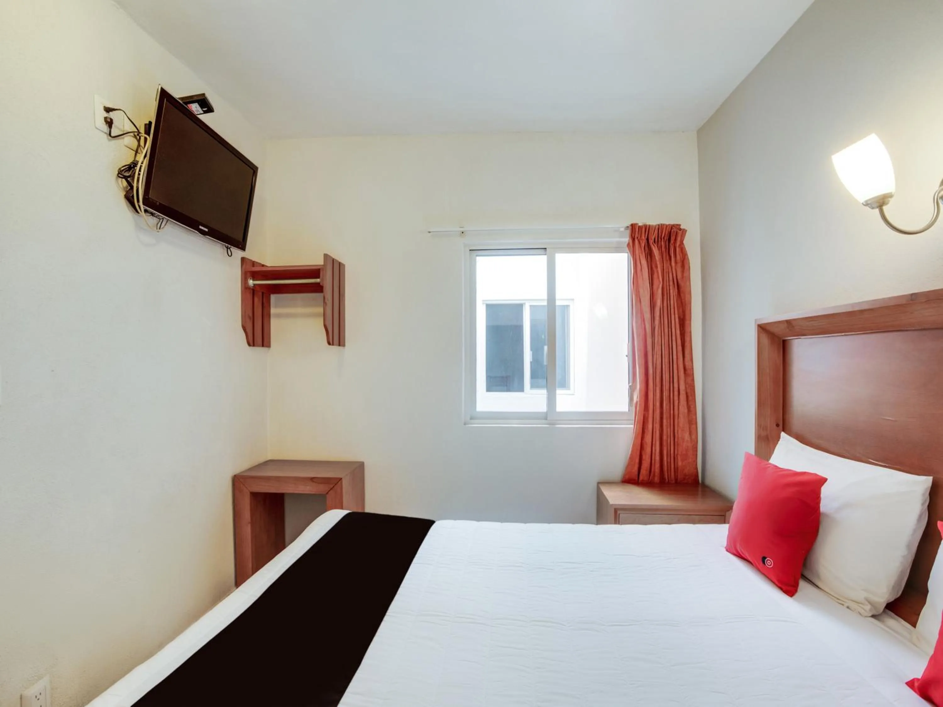 Bedroom, Bed in Hotel Patzcuaro