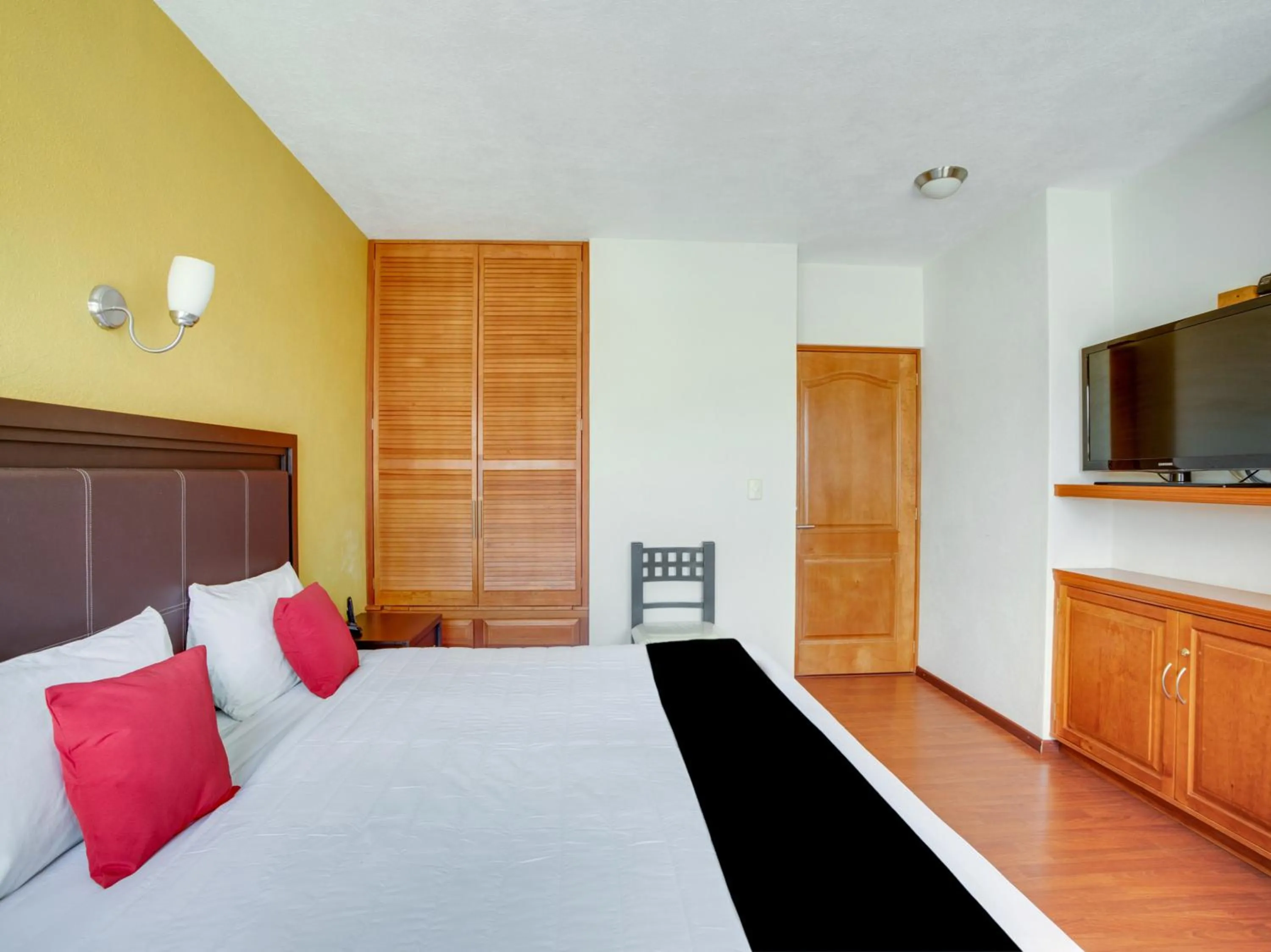 Bedroom, Bed in Hotel Patzcuaro