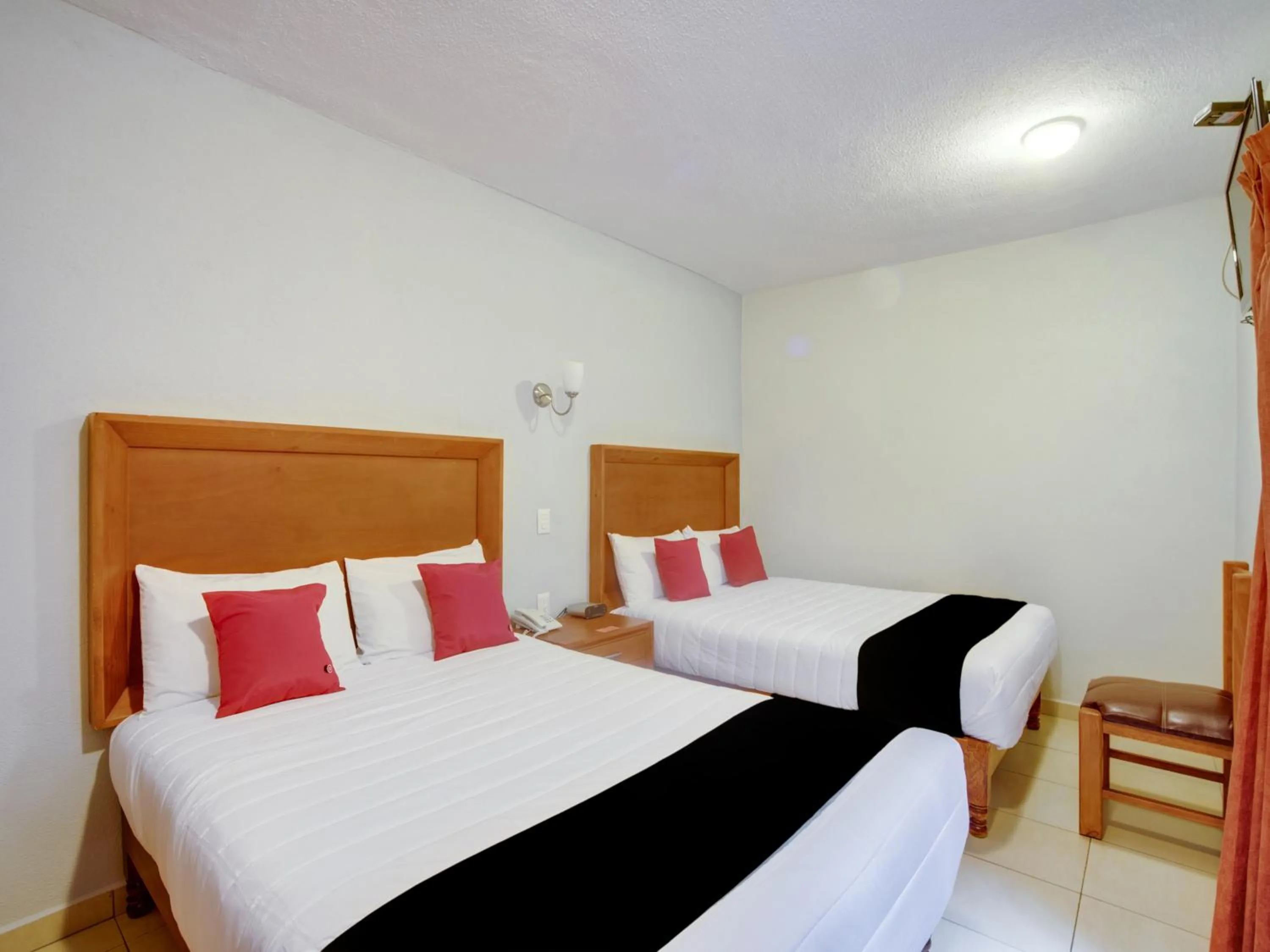 Bedroom, Bed in Hotel Patzcuaro