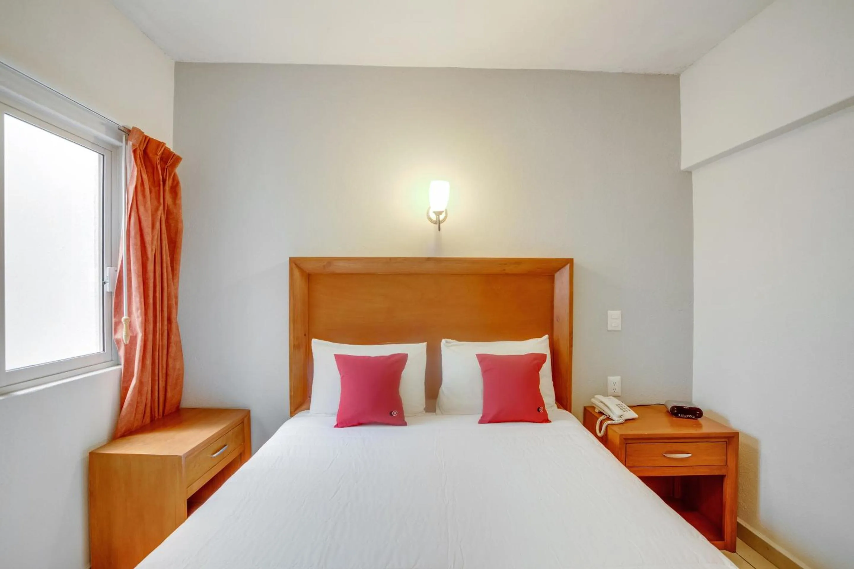 Bedroom, Bed in Hotel Patzcuaro