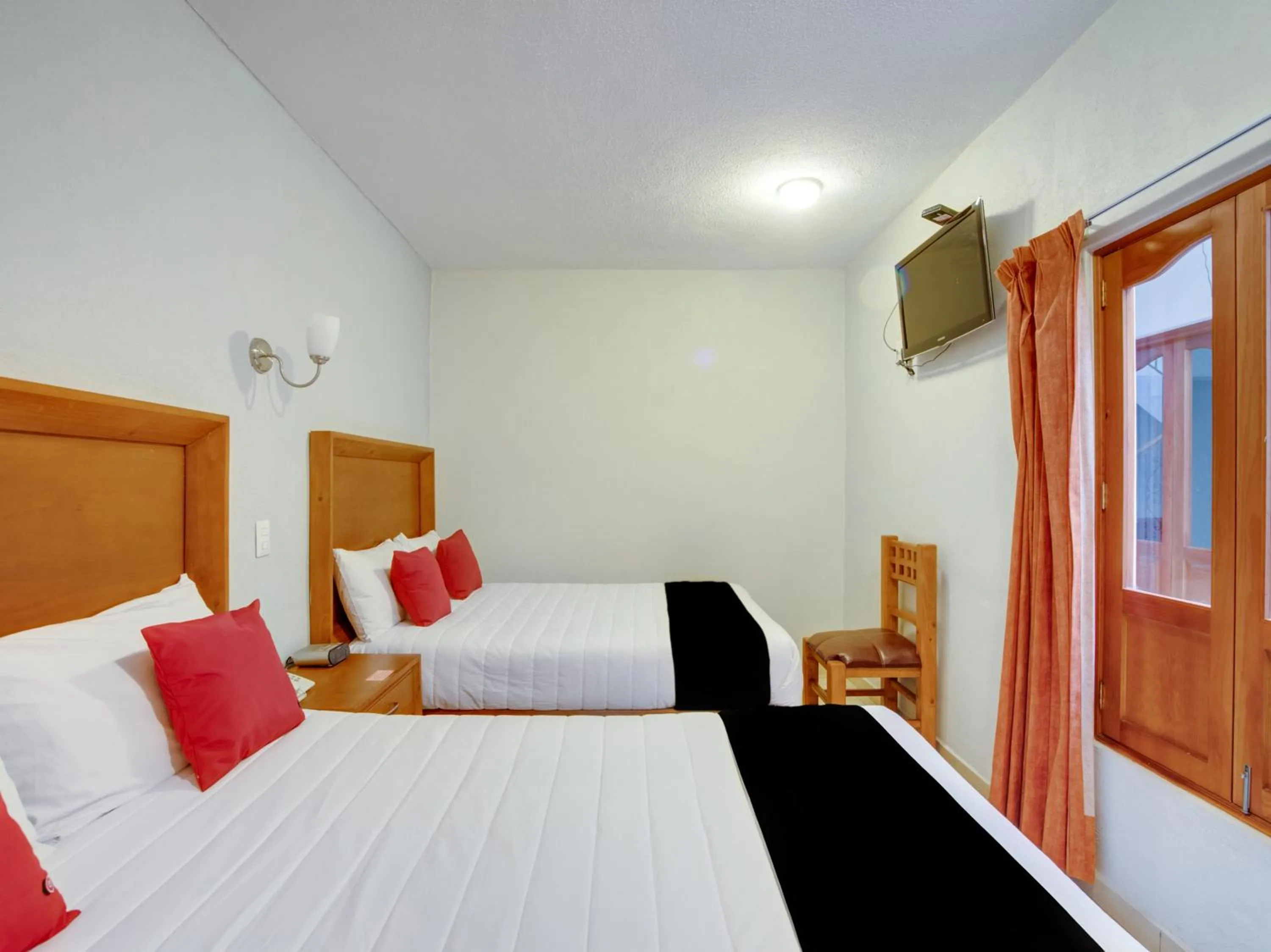 Bedroom, Bed in Hotel Patzcuaro