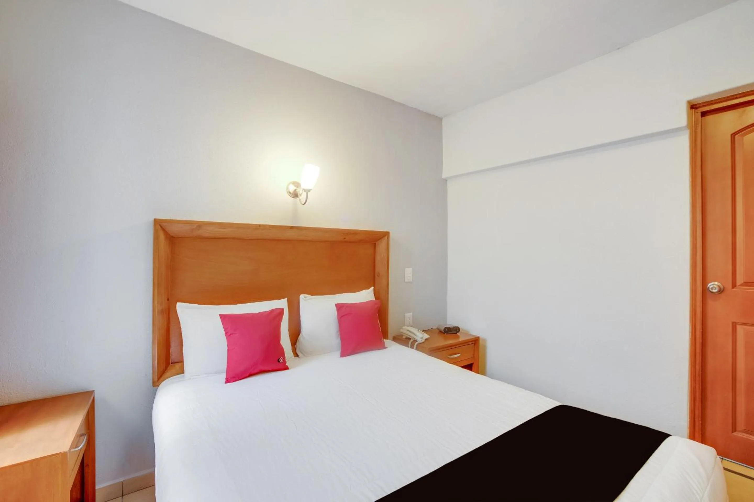 Bedroom, Bed in Hotel Patzcuaro