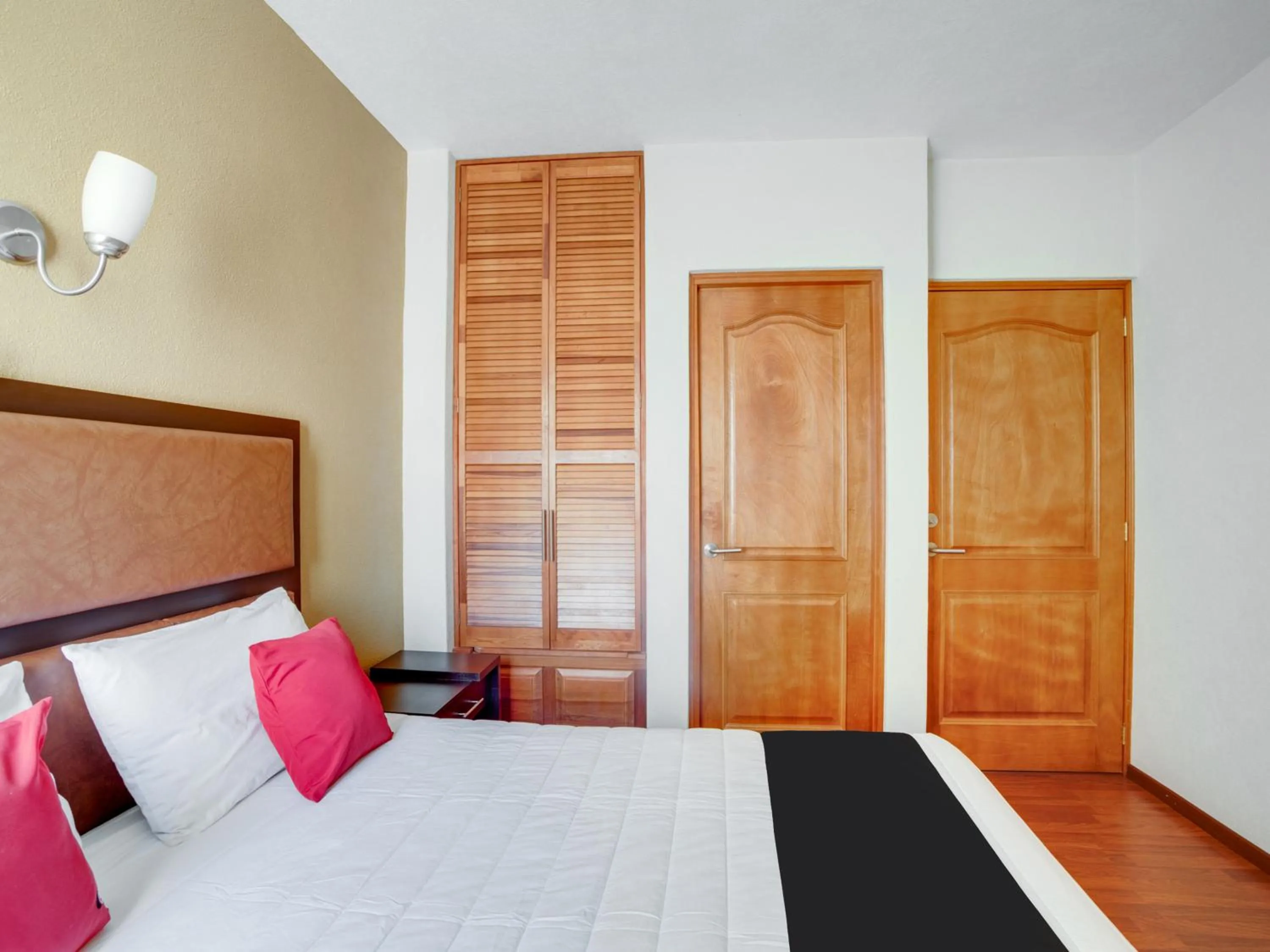 Bedroom, Bed in Hotel Patzcuaro