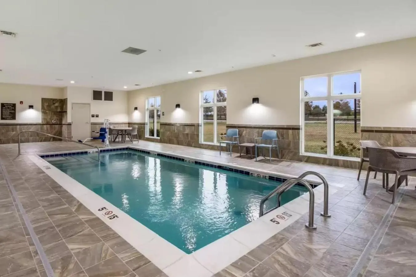 Swimming pool in MainStay Suites Union City, TN