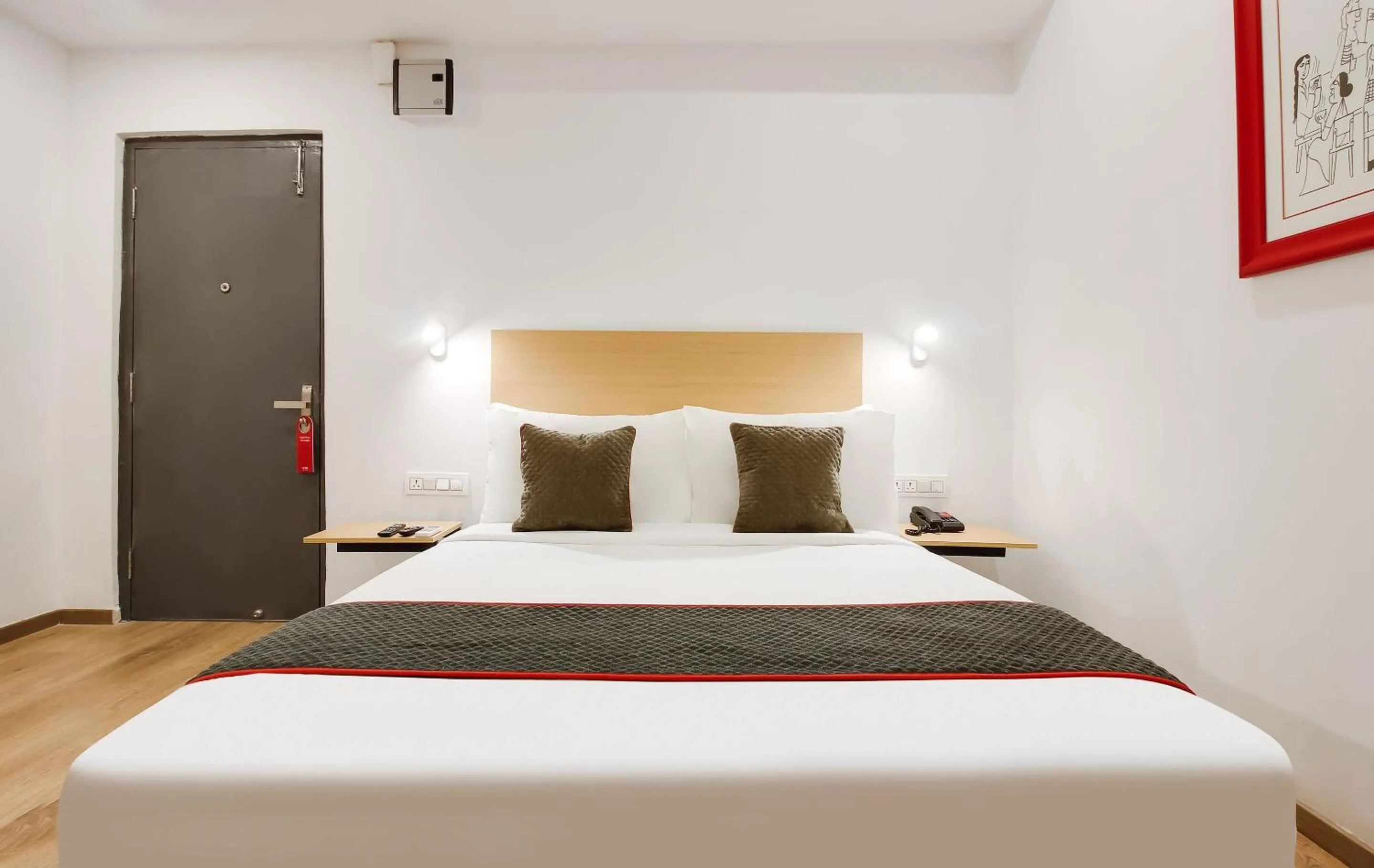 Bedroom, Bed in Super Townhouse THE CINCO HOTEL NEAR ESI HOSPITAL ( SR NAGAR)
