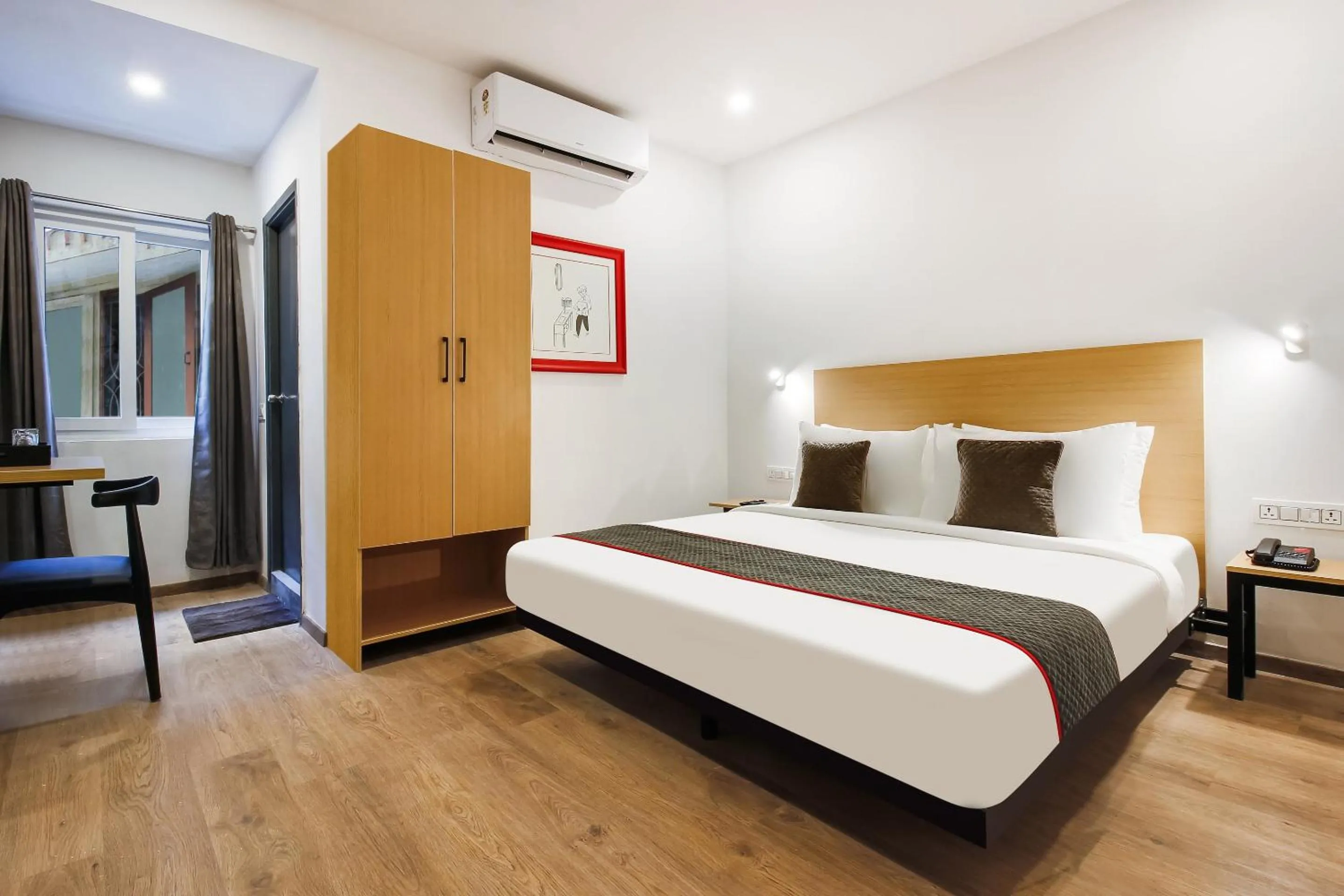 Bedroom, Bed in Super Townhouse THE CINCO HOTEL NEAR ESI HOSPITAL ( SR NAGAR)