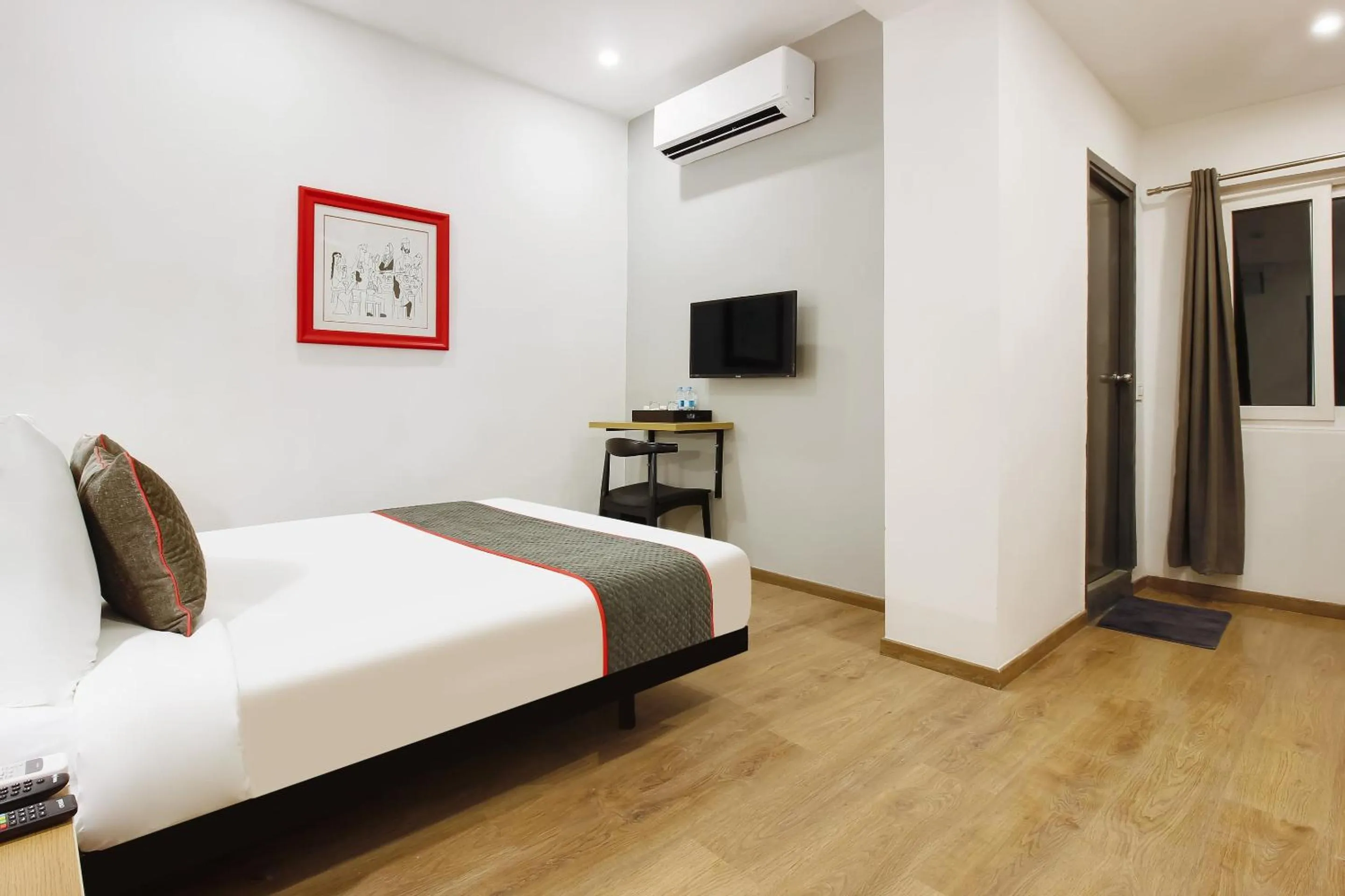 Bedroom, Bed in Super Townhouse THE CINCO HOTEL NEAR ESI HOSPITAL ( SR NAGAR)