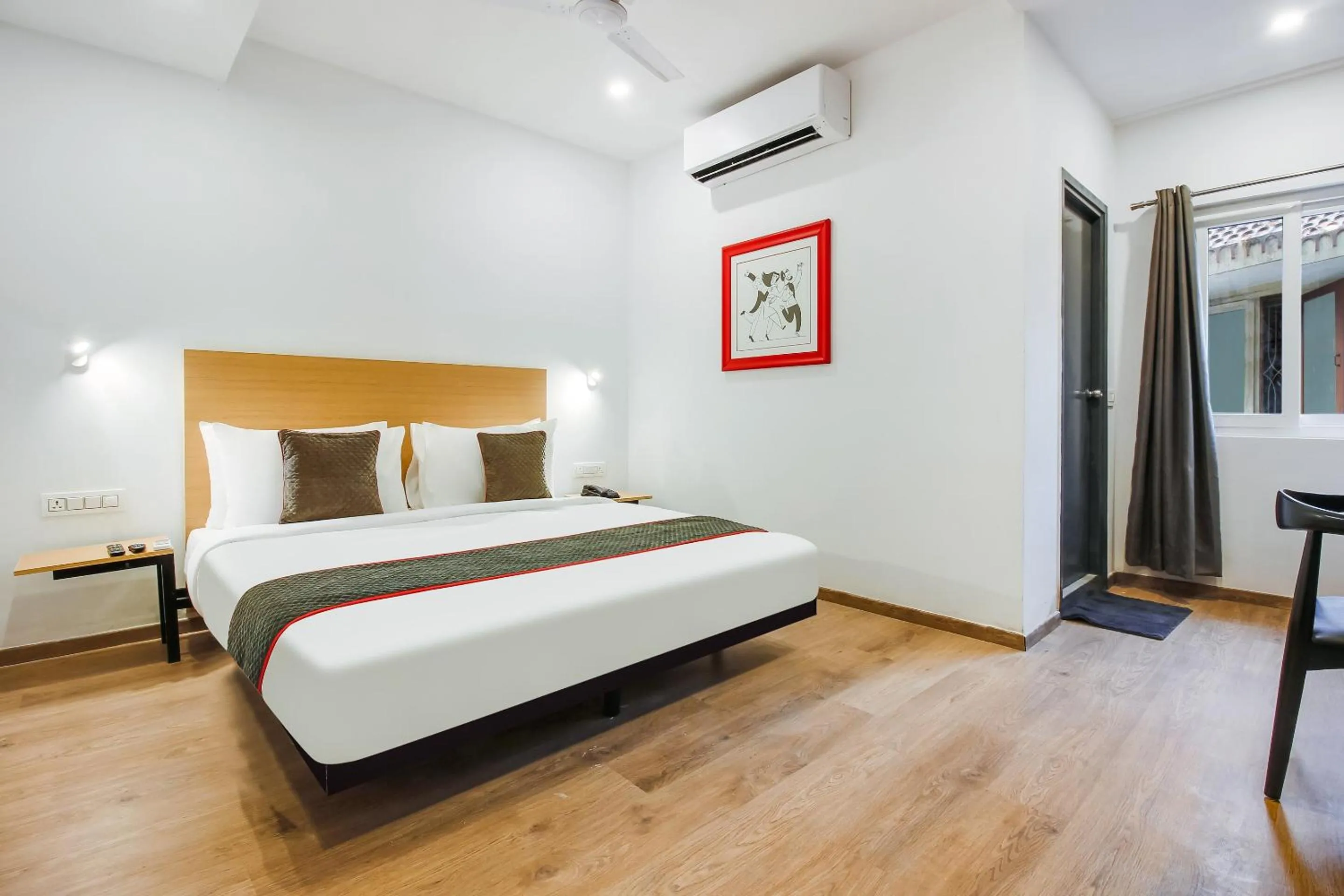 Bedroom, Bed in Super Townhouse THE CINCO HOTEL NEAR ESI HOSPITAL ( SR NAGAR)