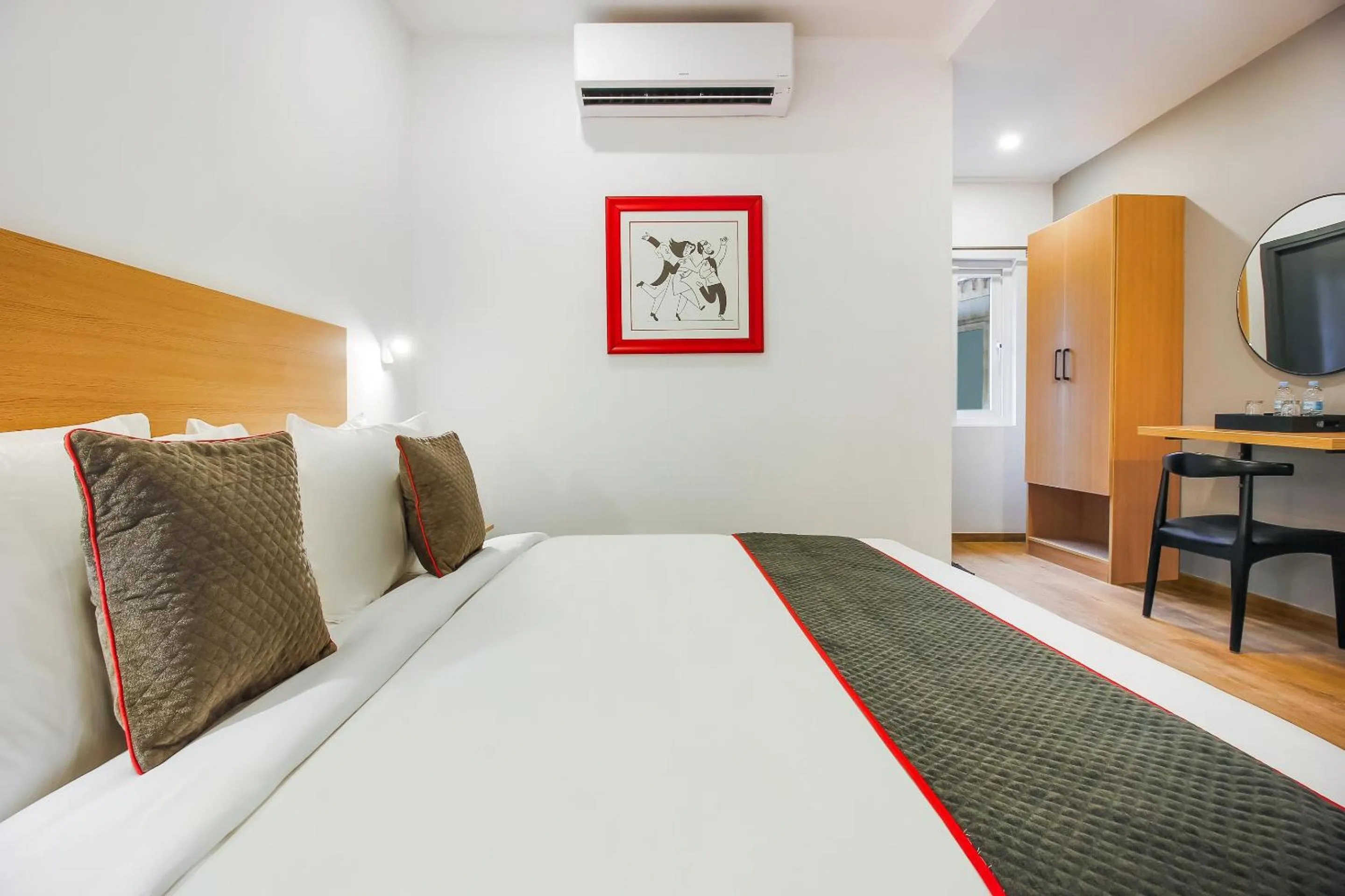 Bedroom, Bed in Super Townhouse THE CINCO HOTEL NEAR ESI HOSPITAL ( SR NAGAR)