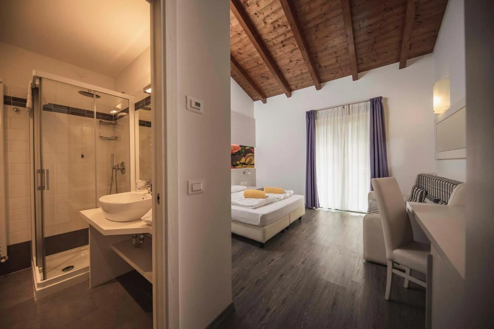 Photo of the whole room, Bed in Maso Agritur Santa Lucia