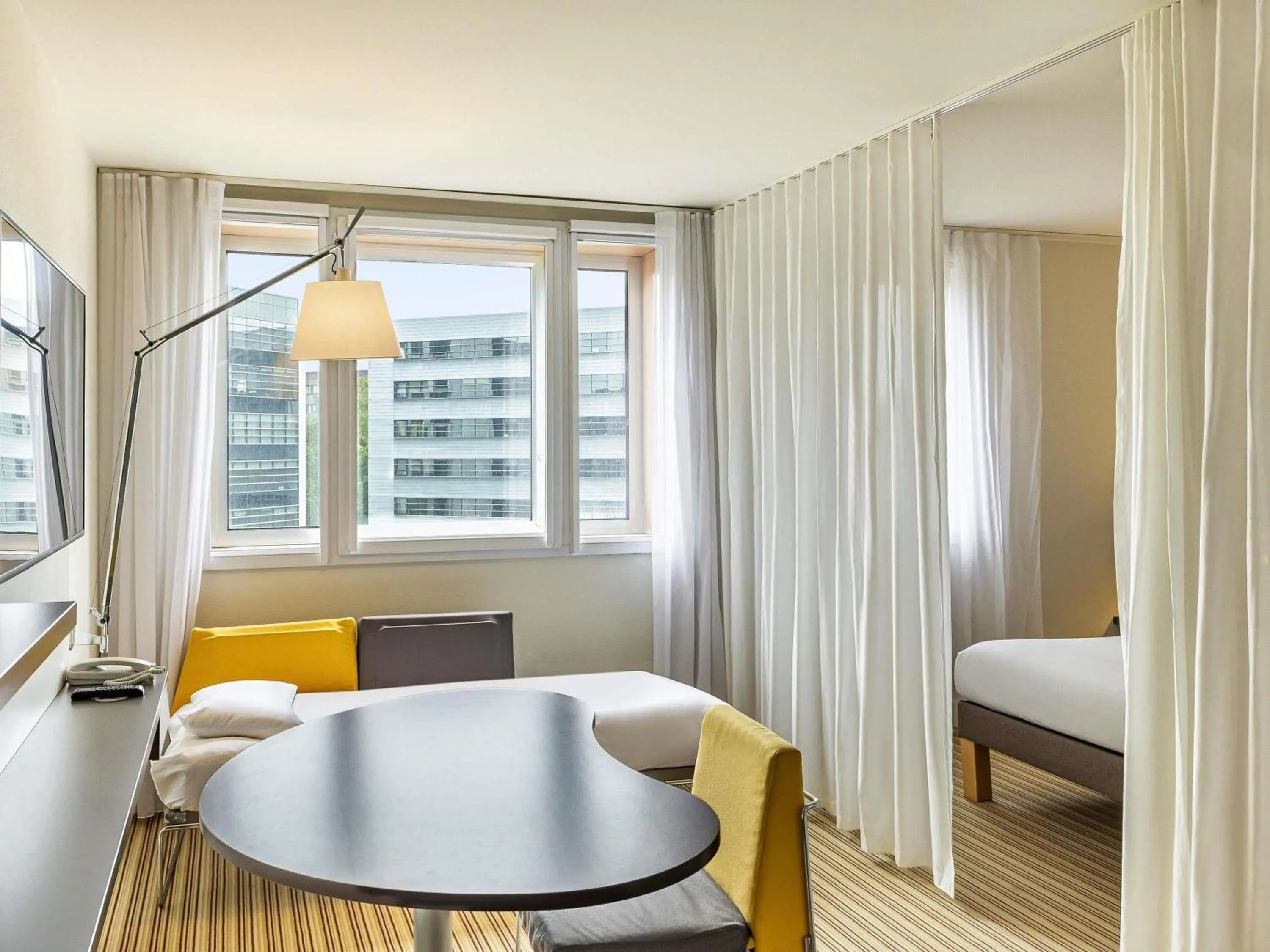 Bedroom, Bed in Novotel Suites Lille Europe