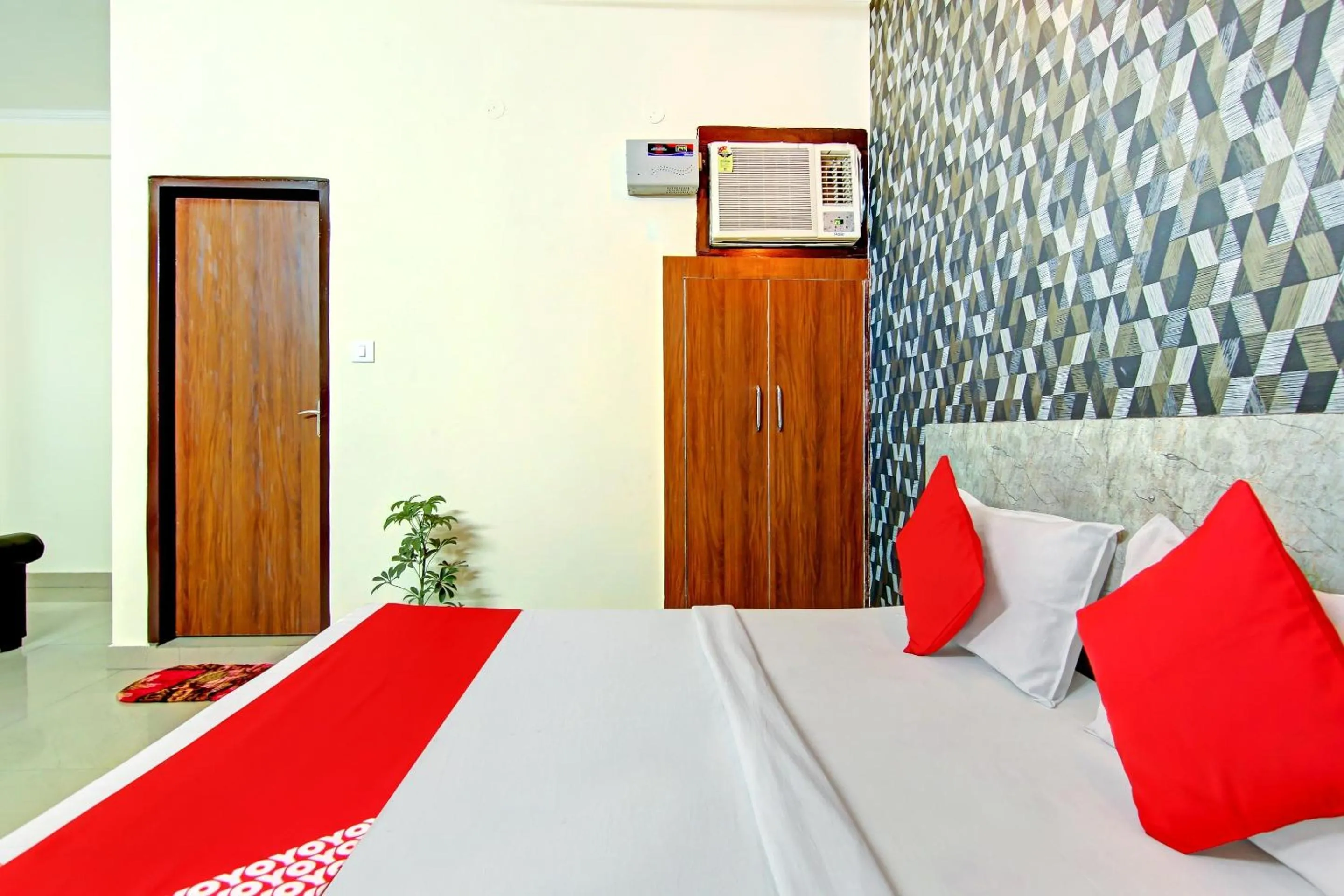 Bedroom, Bed in Super Hotel O SKY INN