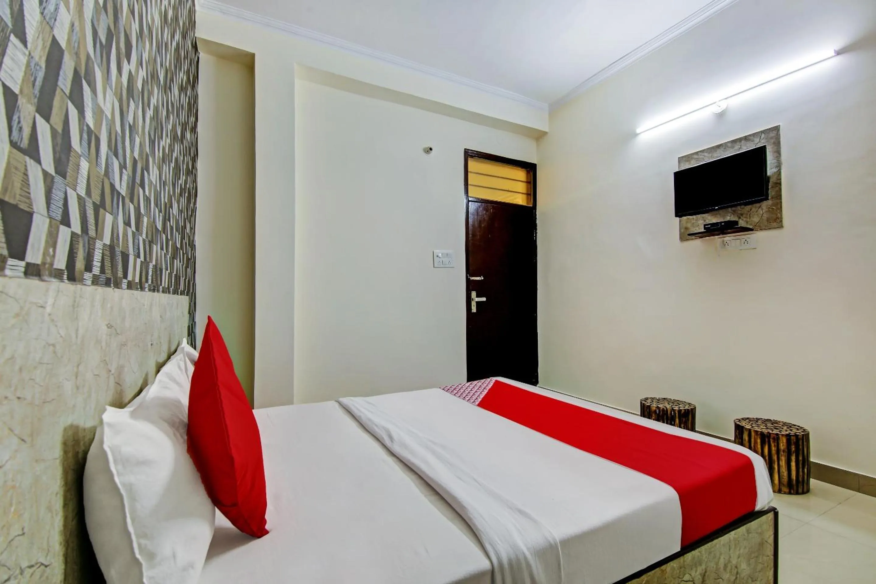 Bedroom, Bed in Super Hotel O SKY INN