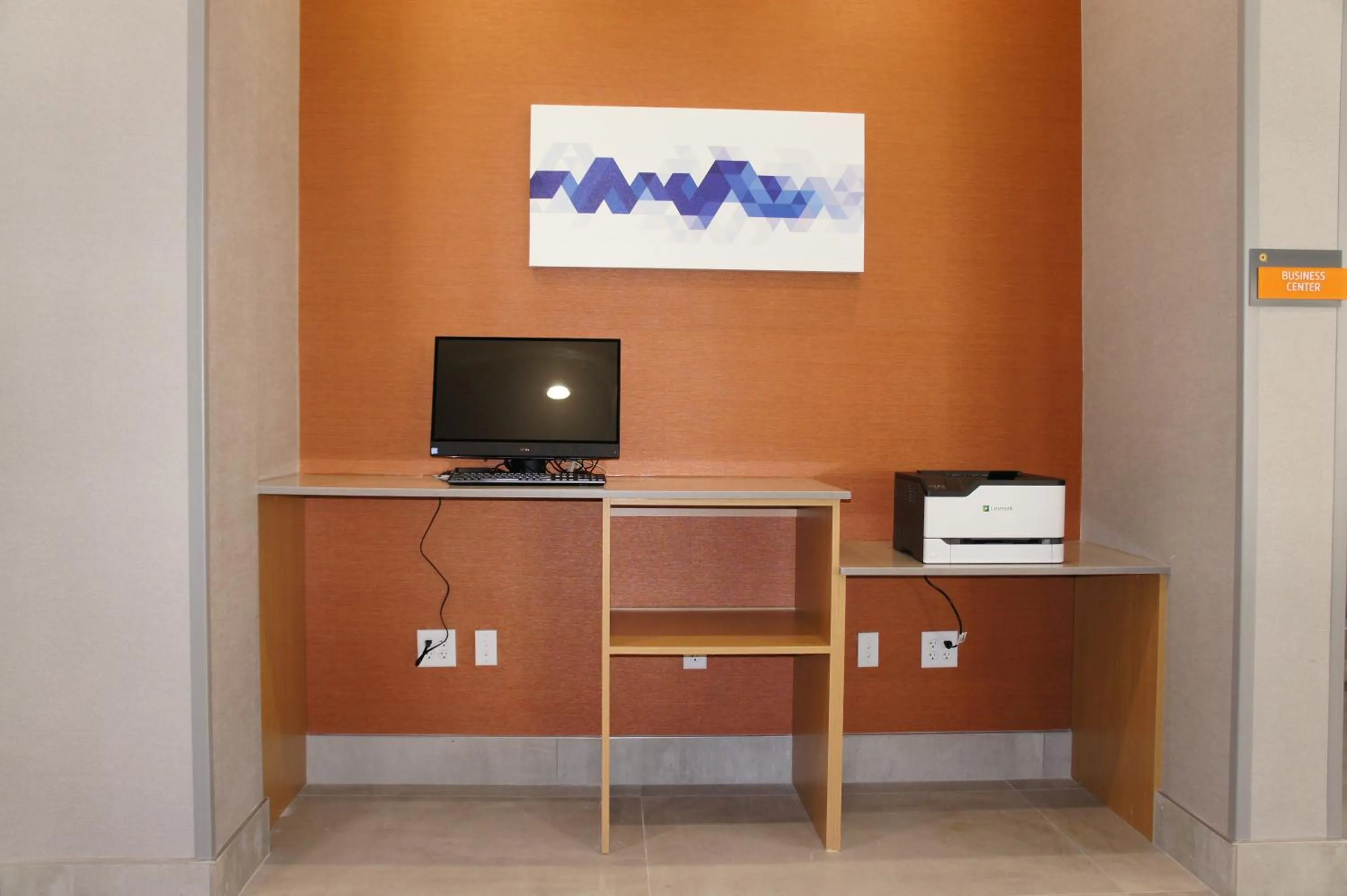 Business facilities in La Quinta Inn & Suites Katy-Mills by Wyndham Katy