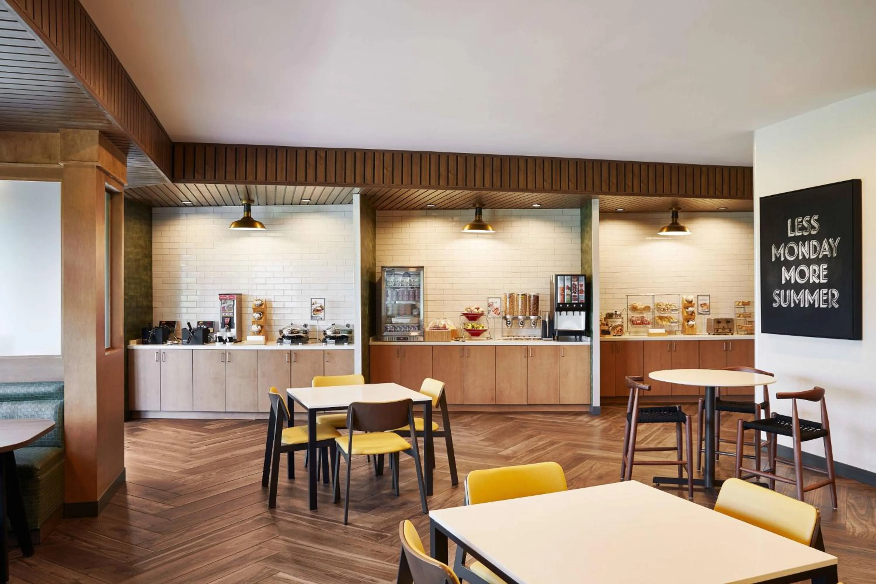 Breakfast in Fairfield Inn & Suites by Marriott Kansas City Belton