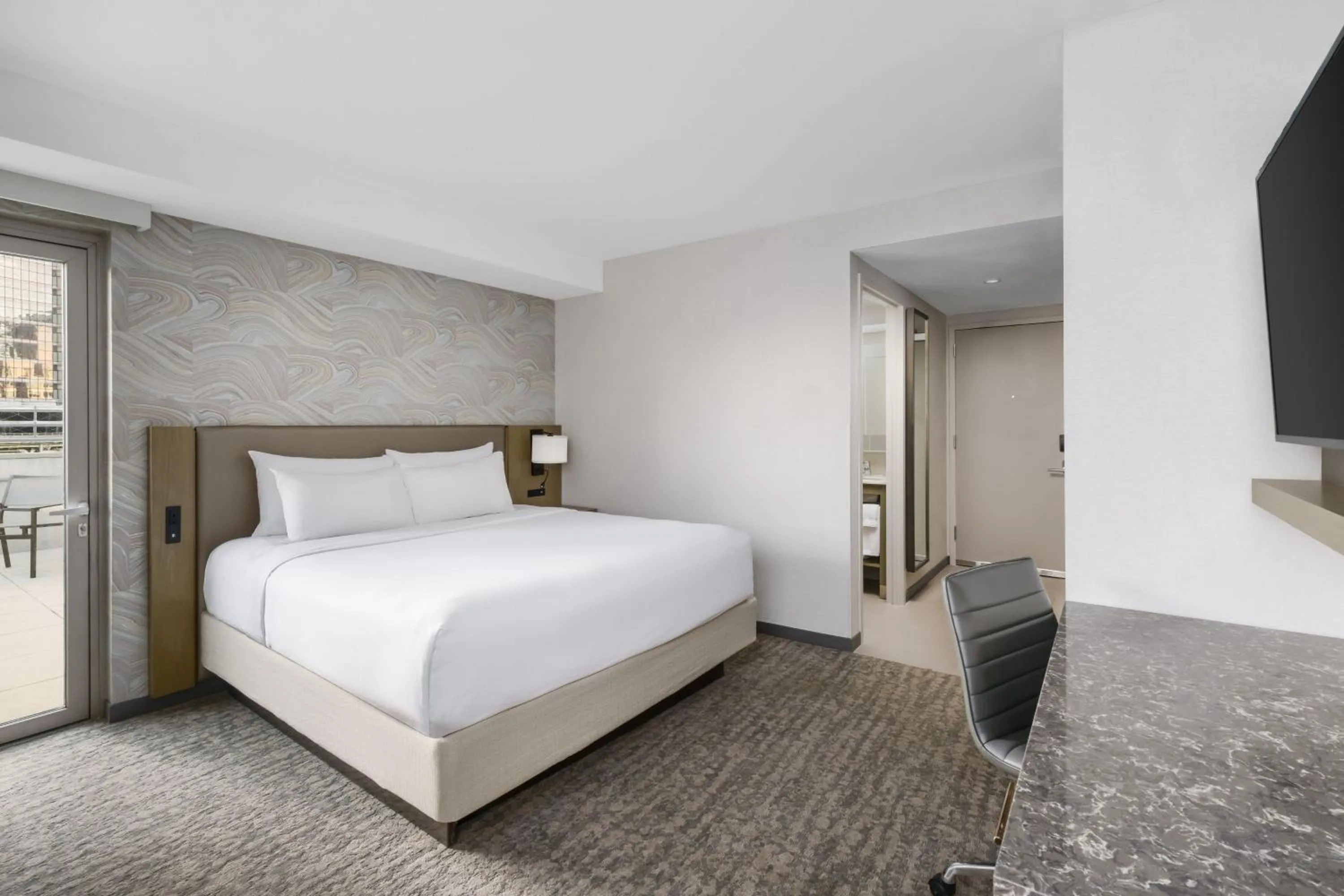 Photo of the whole room, Bed in Residence Inn New York Downtown Manhattan/Financial District