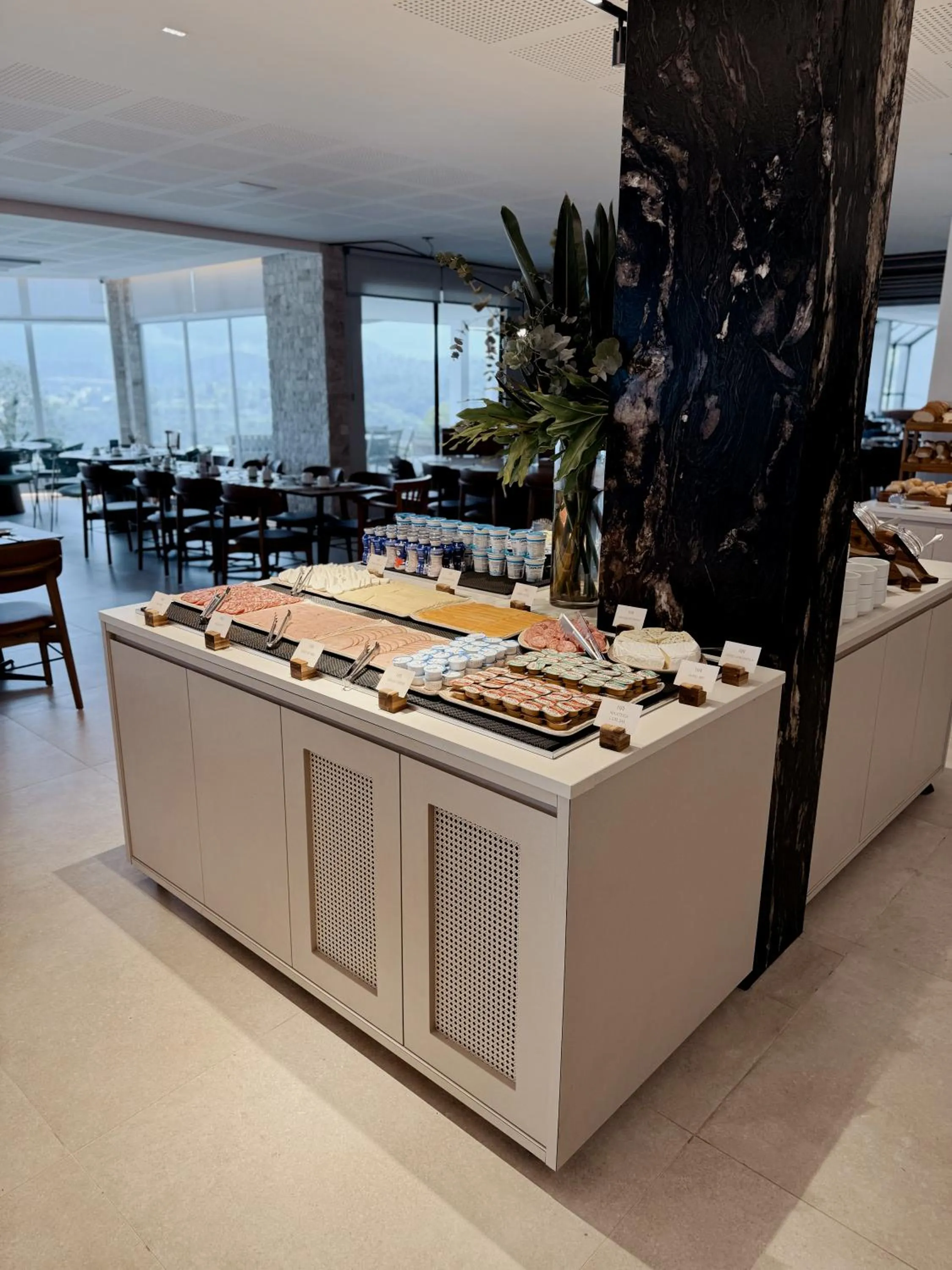 Breakfast in Monthez Hotel & Eventos