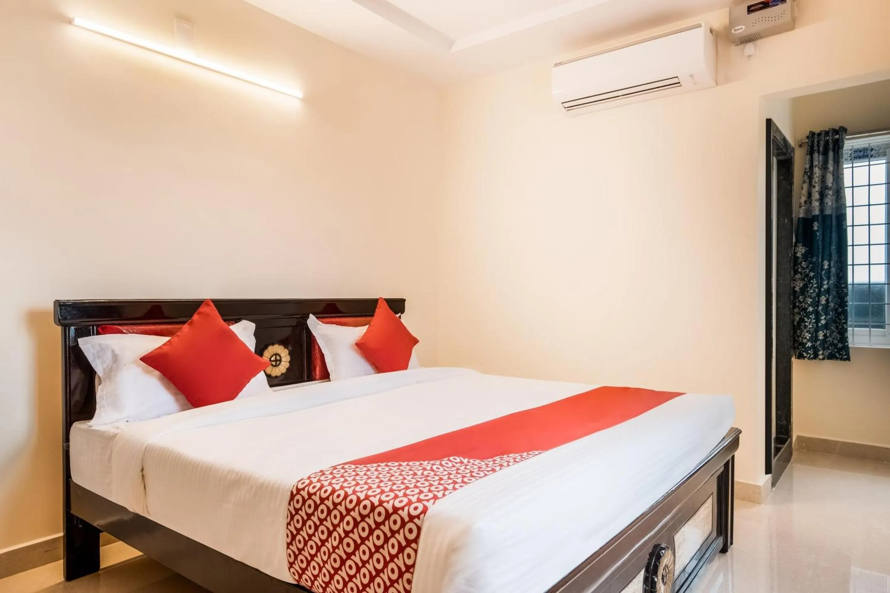 Bedroom, Bed in Super Hotel O Coastal Inn