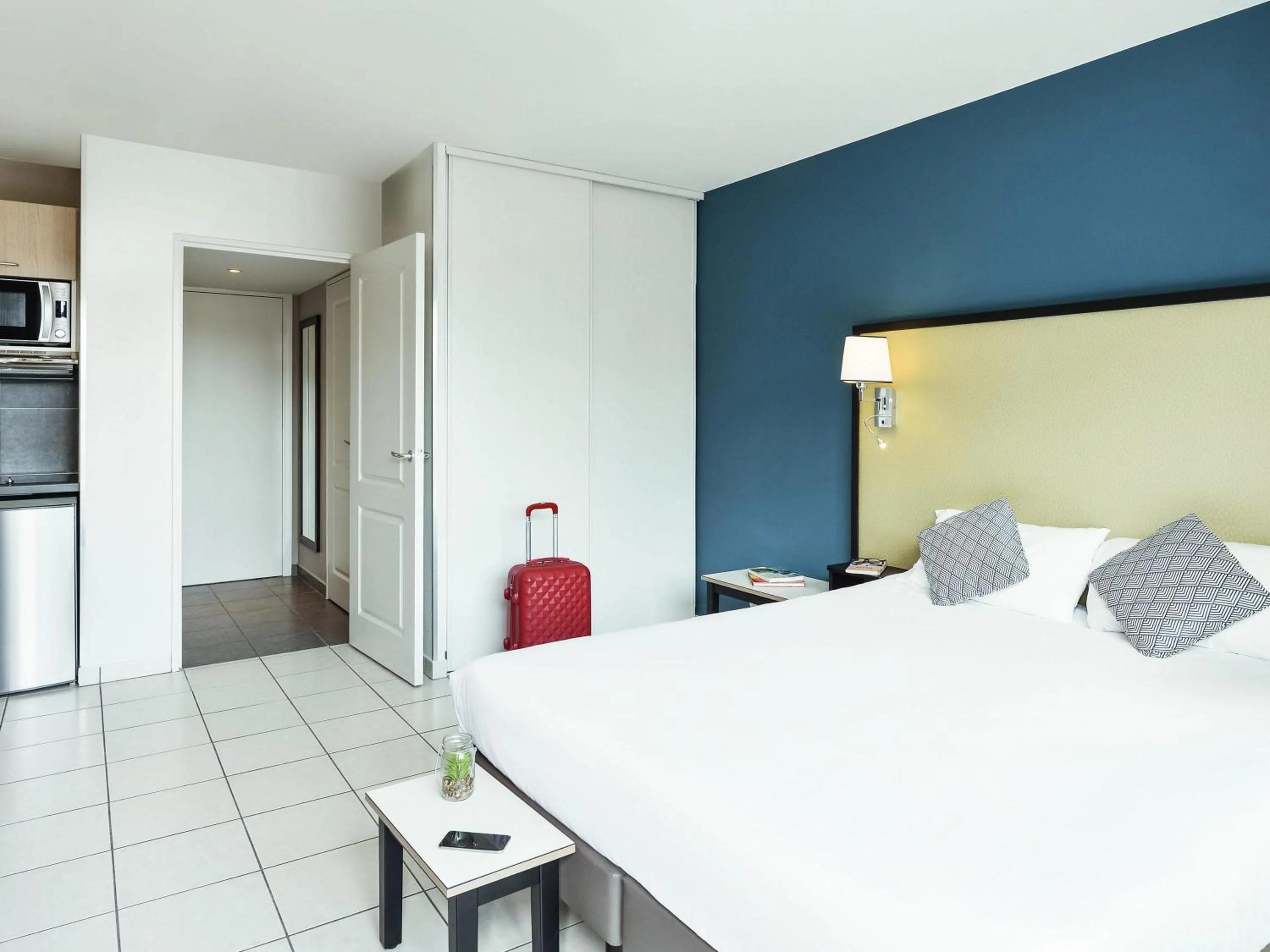 Bedroom, Bed in Aparthotel Adagio Monaco Monte Cristo