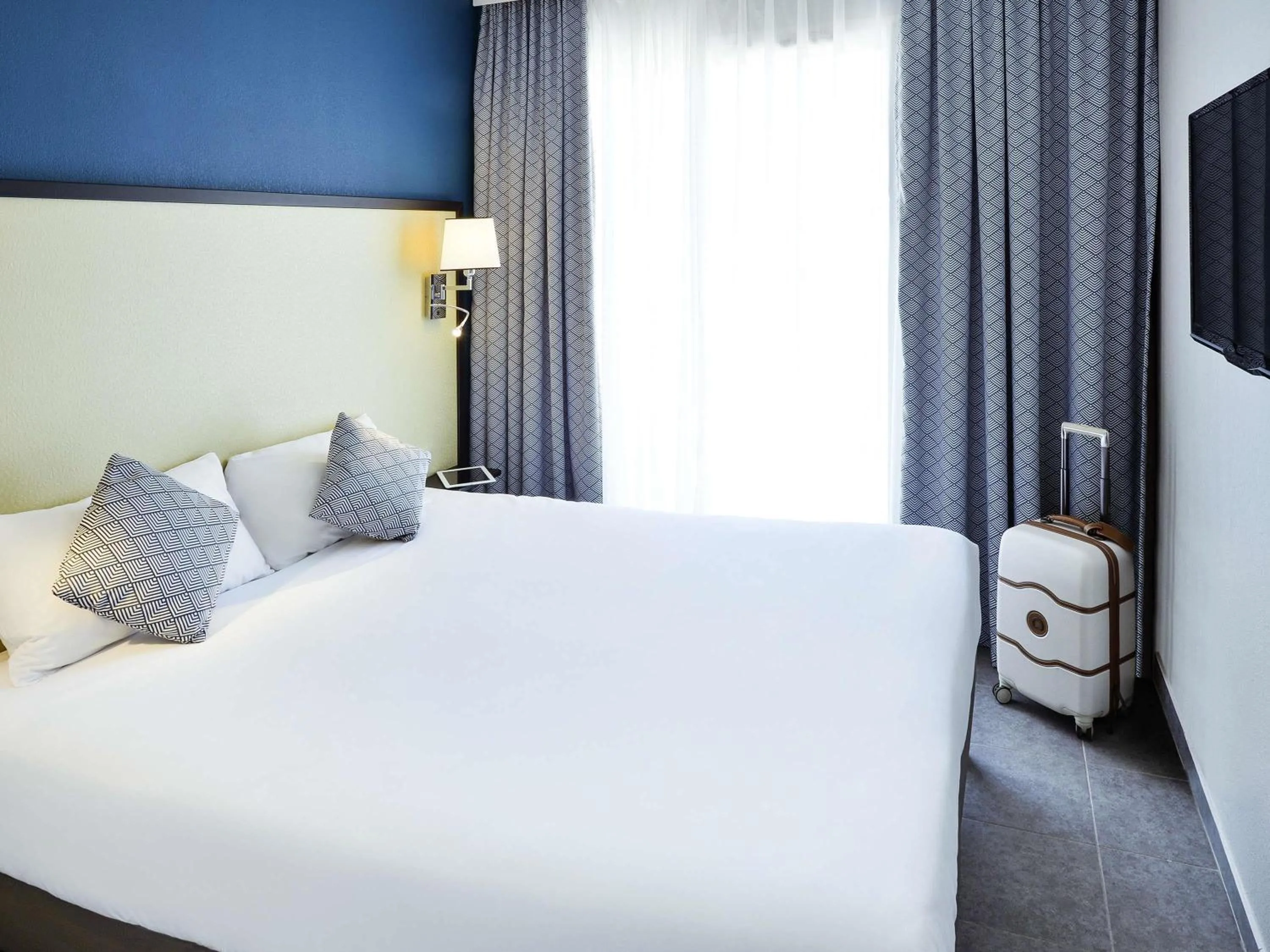 Bedroom, Bed in Aparthotel Adagio Monaco Monte Cristo