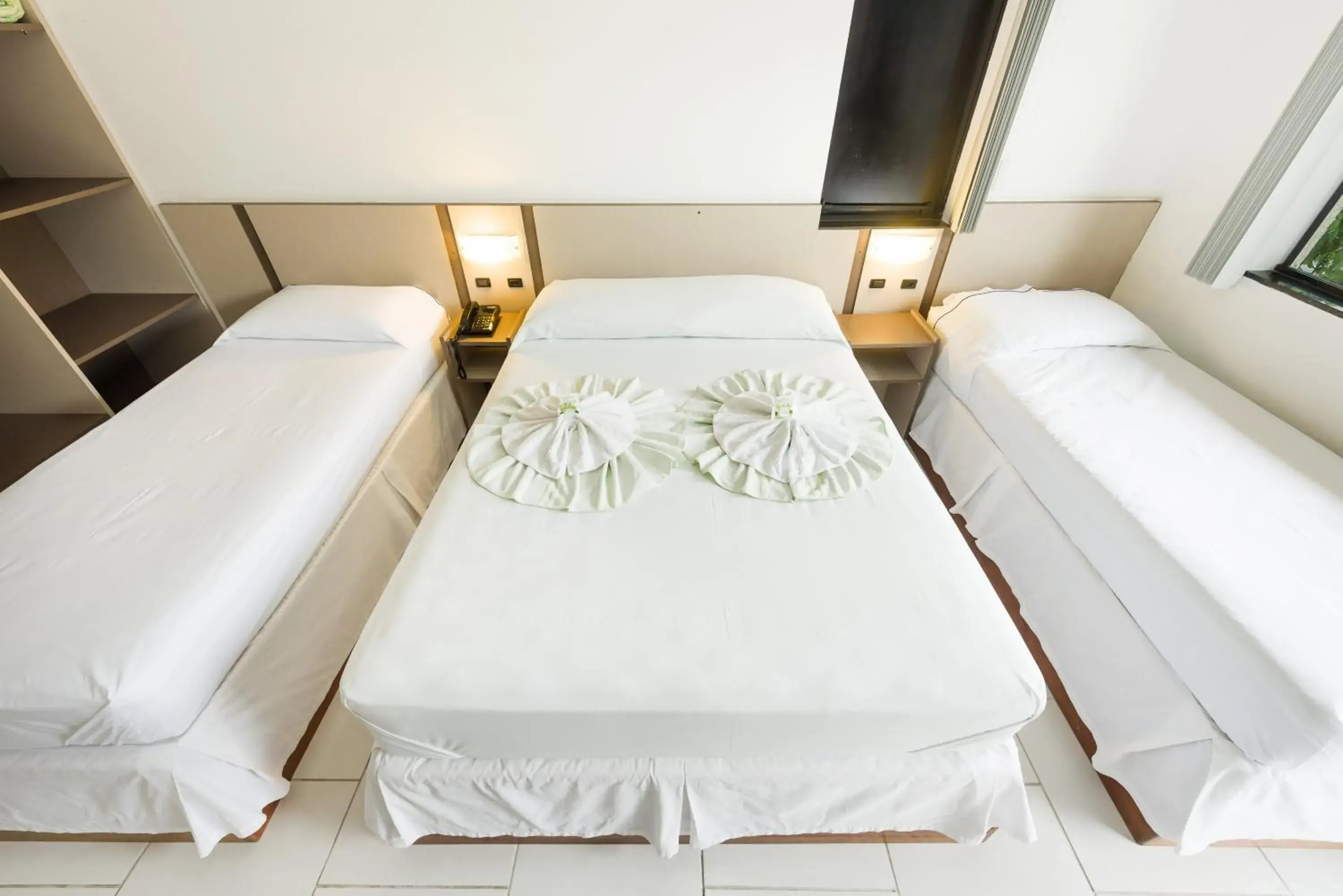 Deluxe Quadruple Room in Hotel Brasil Deluxe Quadruple Room in Hotel Brasil