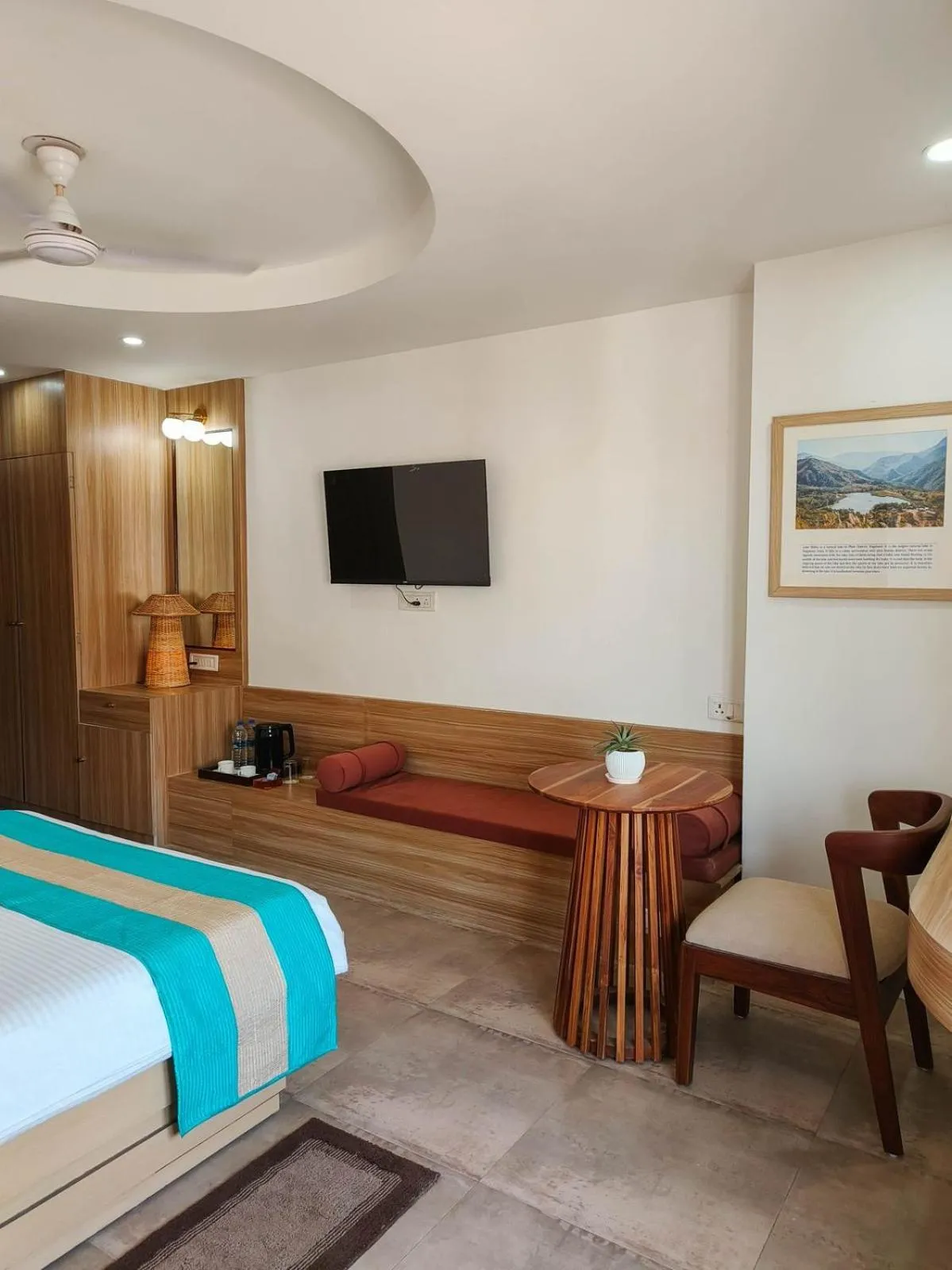 Bed in Hotel Lake Shilloi