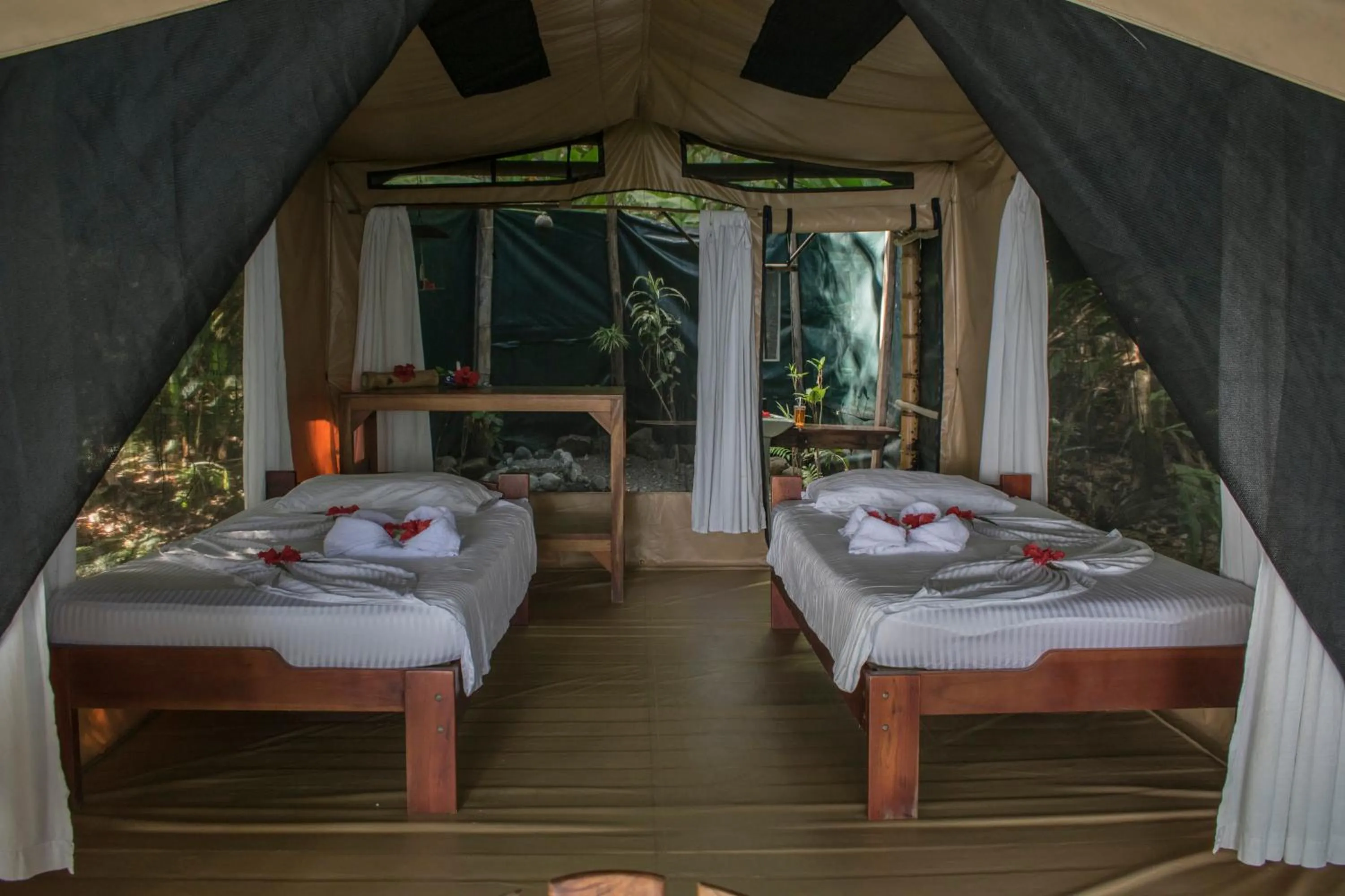Bed in La Leona Eco Lodge