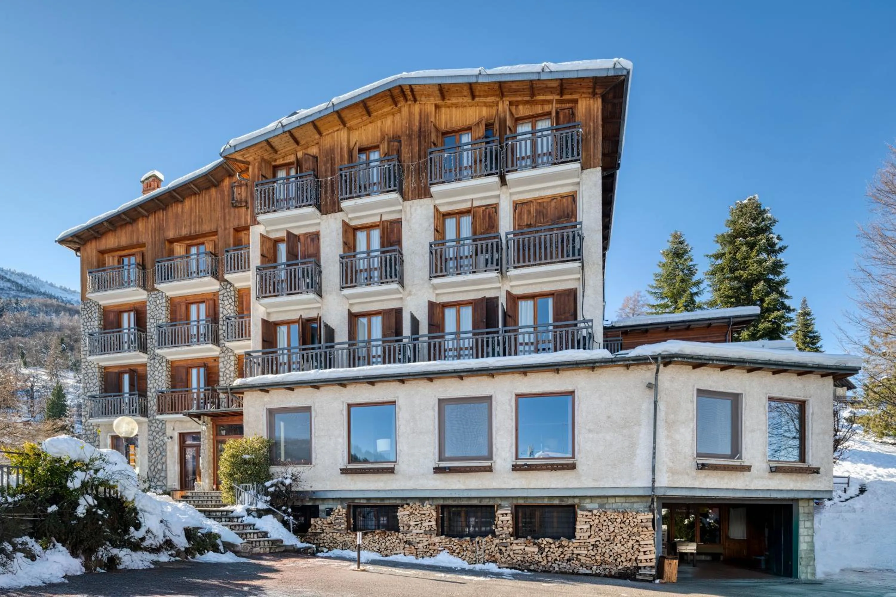 Property building in Hotel Miramonti Family & SPA