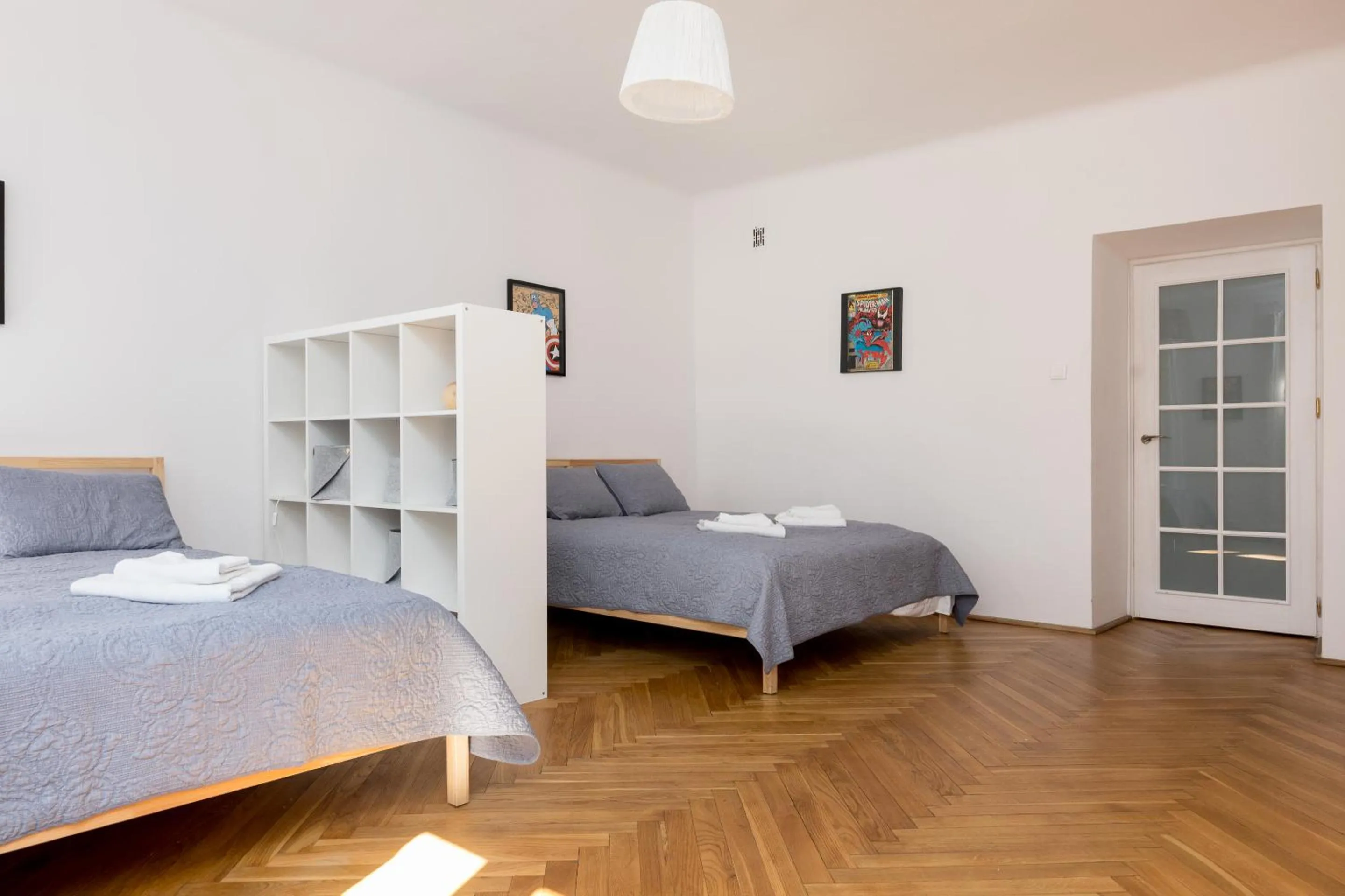 Bed in Royal Route Apartment for 10 people by BookingHost