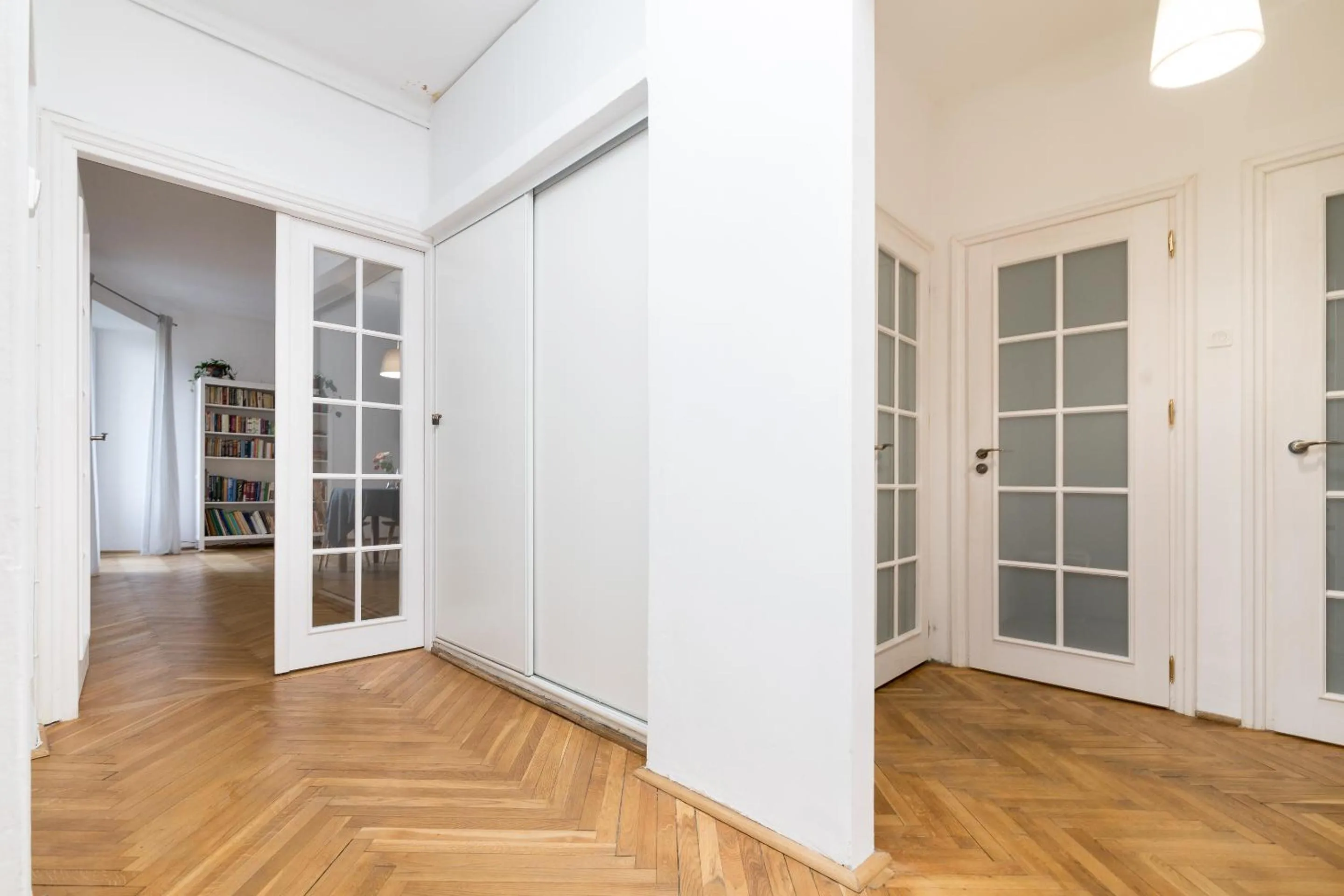 Photo of the whole room in Royal Route Apartment for 10 people by BookingHost