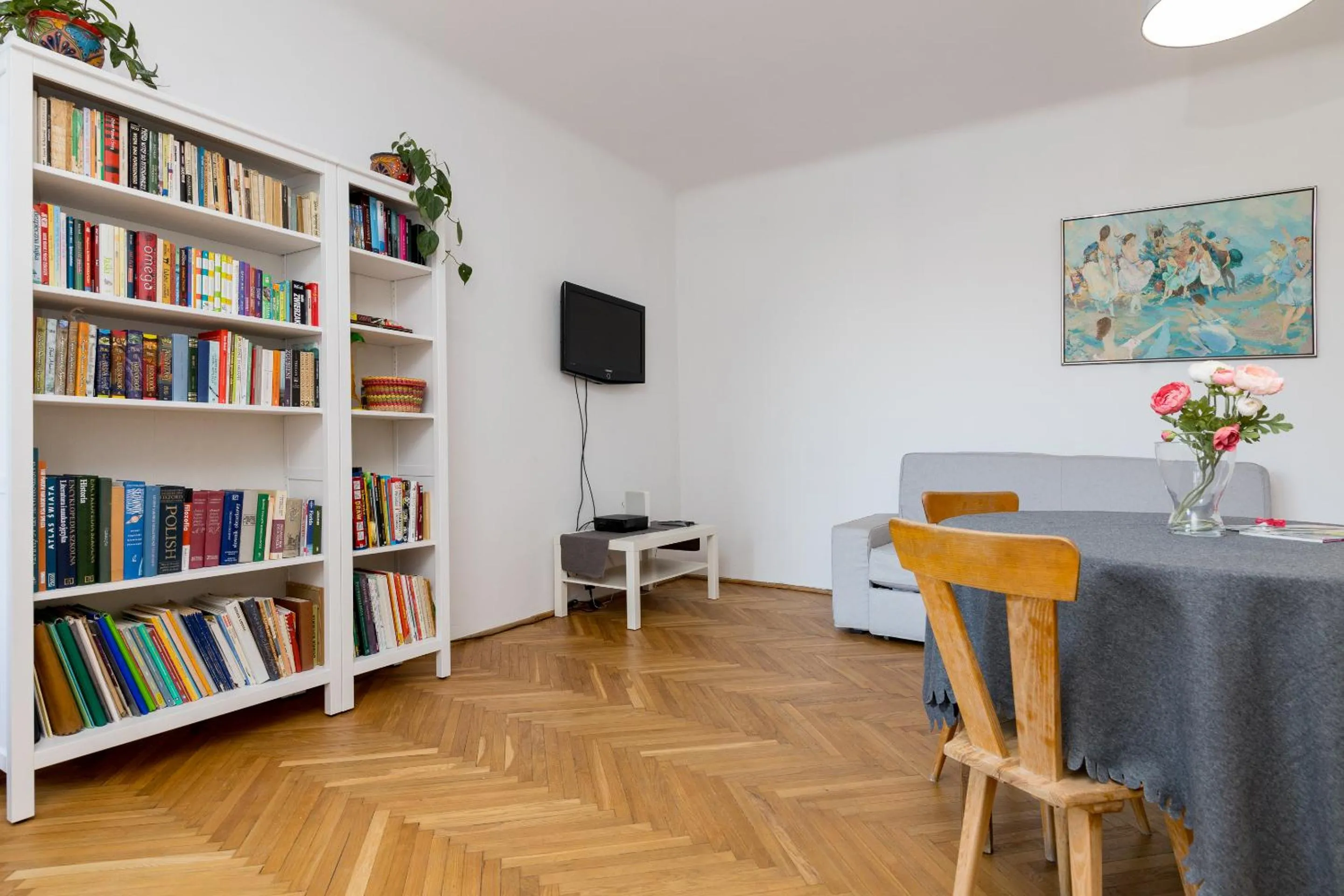 Living room in Royal Route Apartment for 10 people by BookingHost