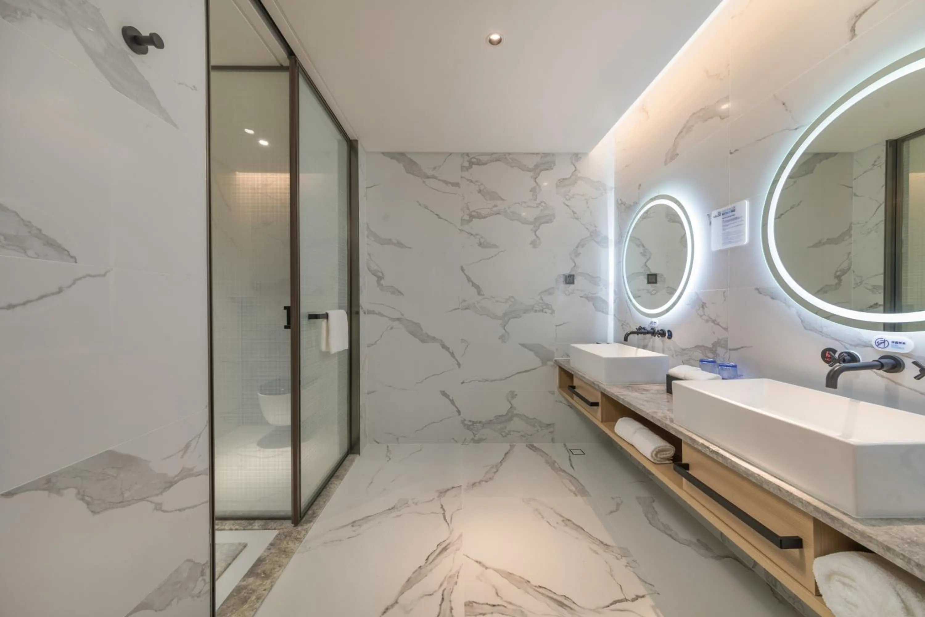 Photo of the whole room in Holiday Inn Express Nanchang West Station by IHG