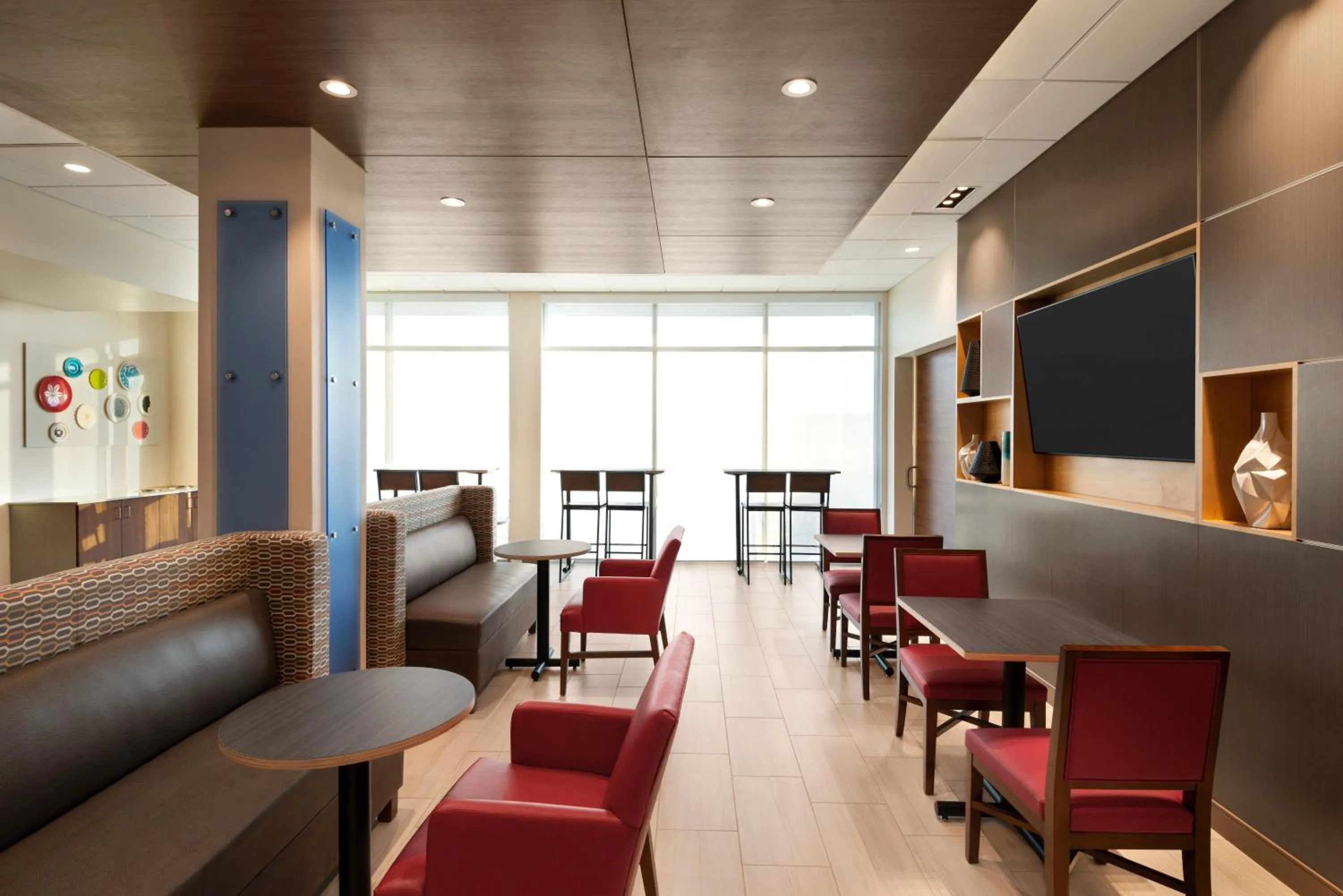 Property building in Holiday Inn Express & Suites - Beaver Dam by IHG