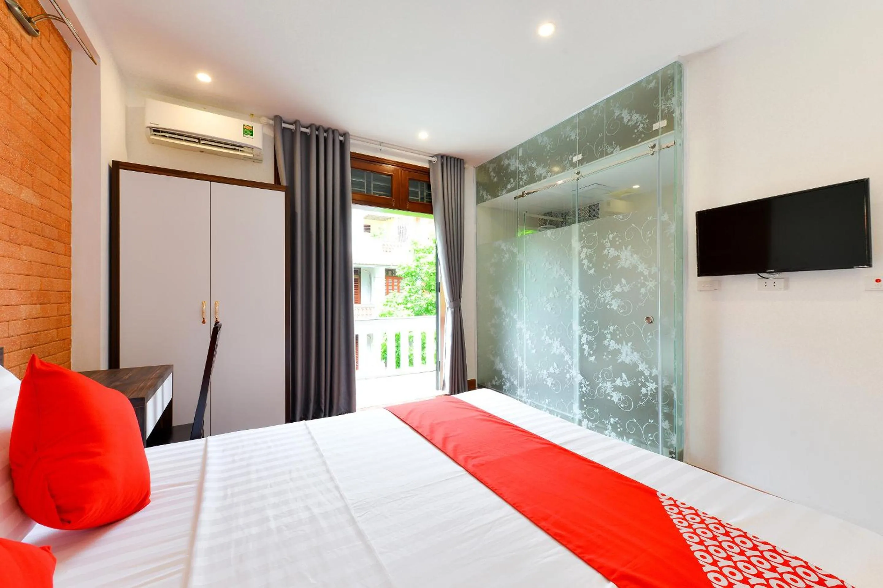 Bedroom, Bed in OYO 317 Kim Cuong Hotel 2