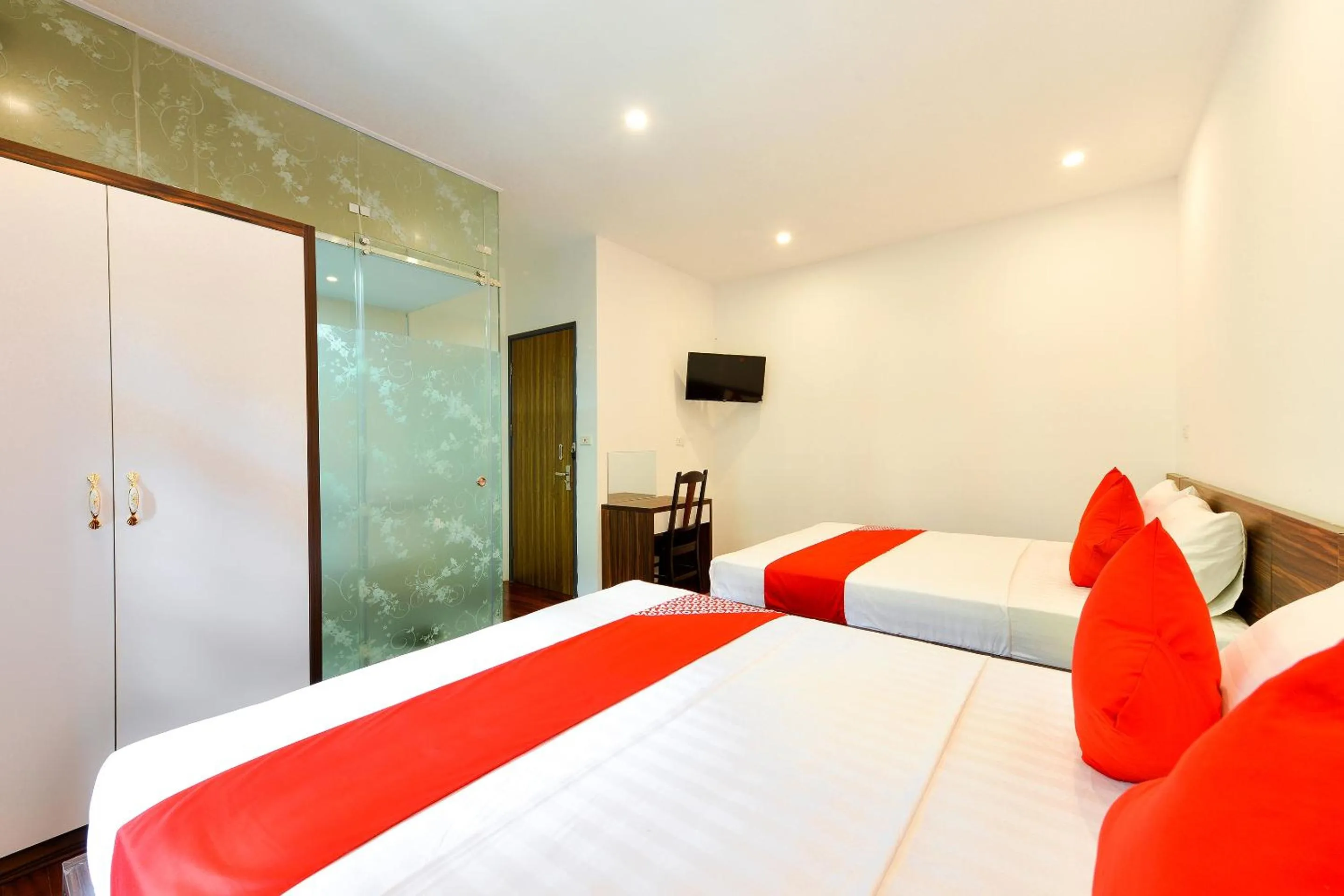 Bedroom, Bed in OYO 317 Kim Cuong Hotel 2