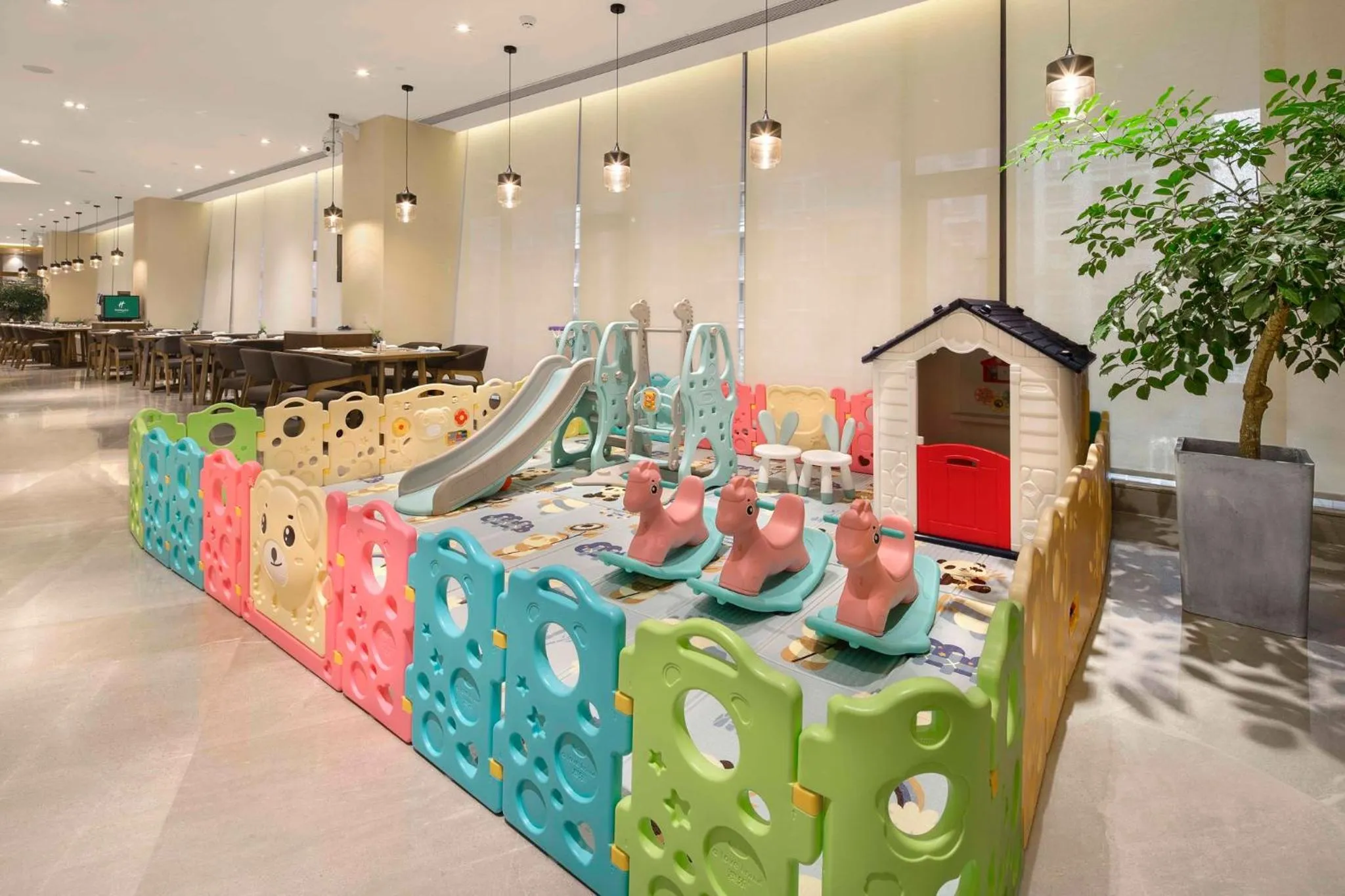 Restaurant/places to eat in Holiday Inn Chengdu Airport by IHG - Free Shuttle to Shuangliu International Airport