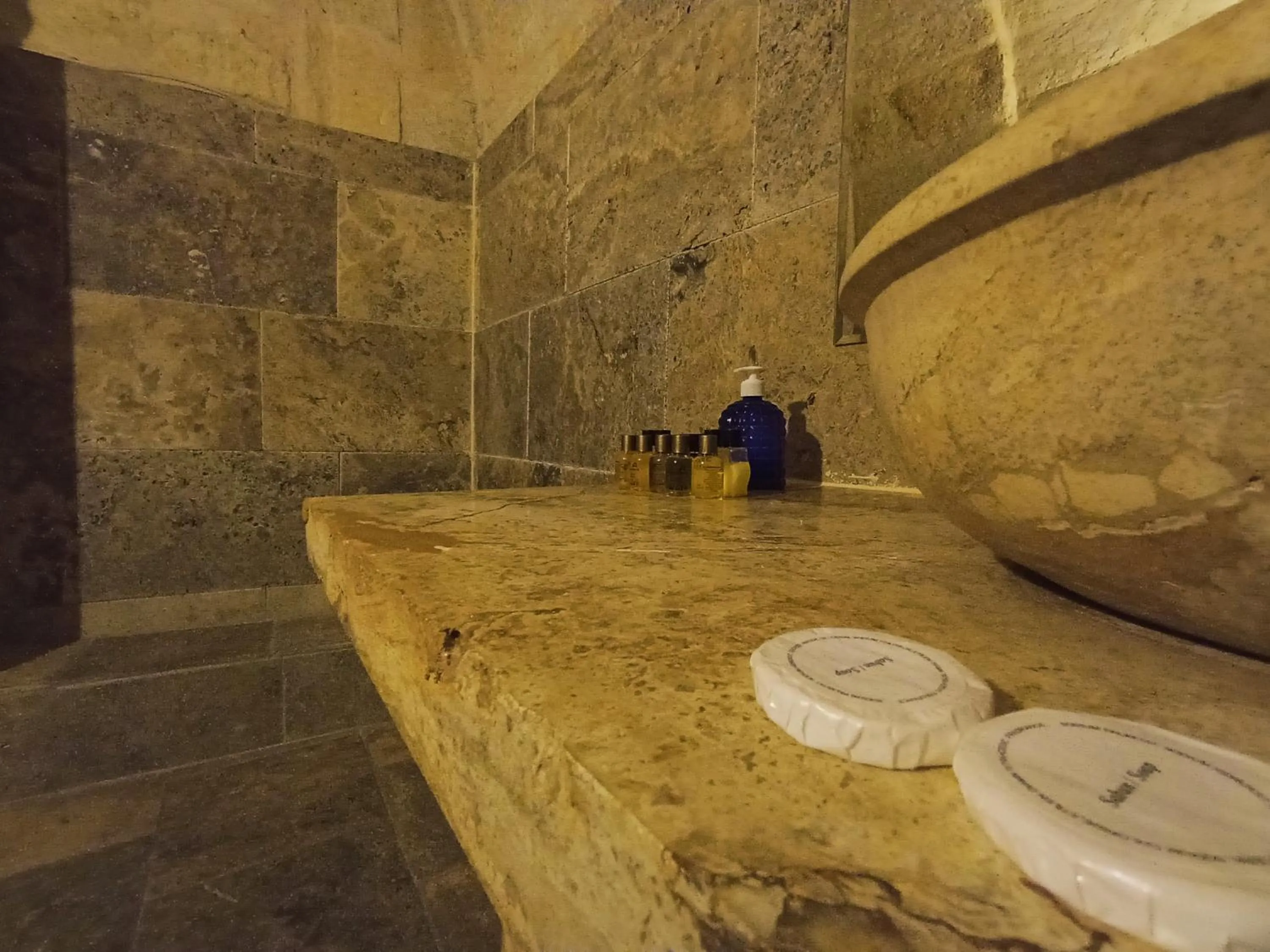 Bathroom in Sandık cave suites