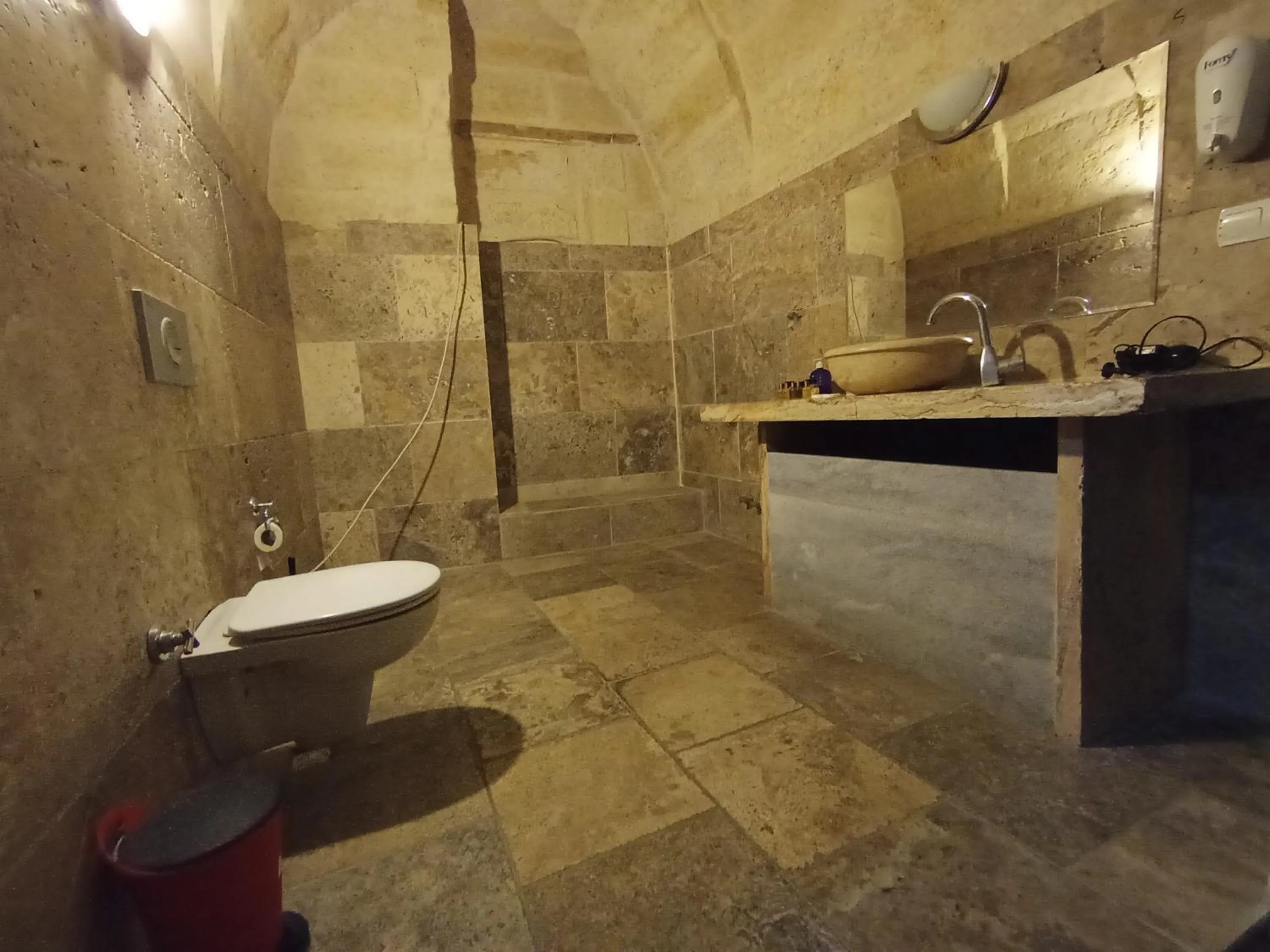 Bathroom in Sandık cave suites